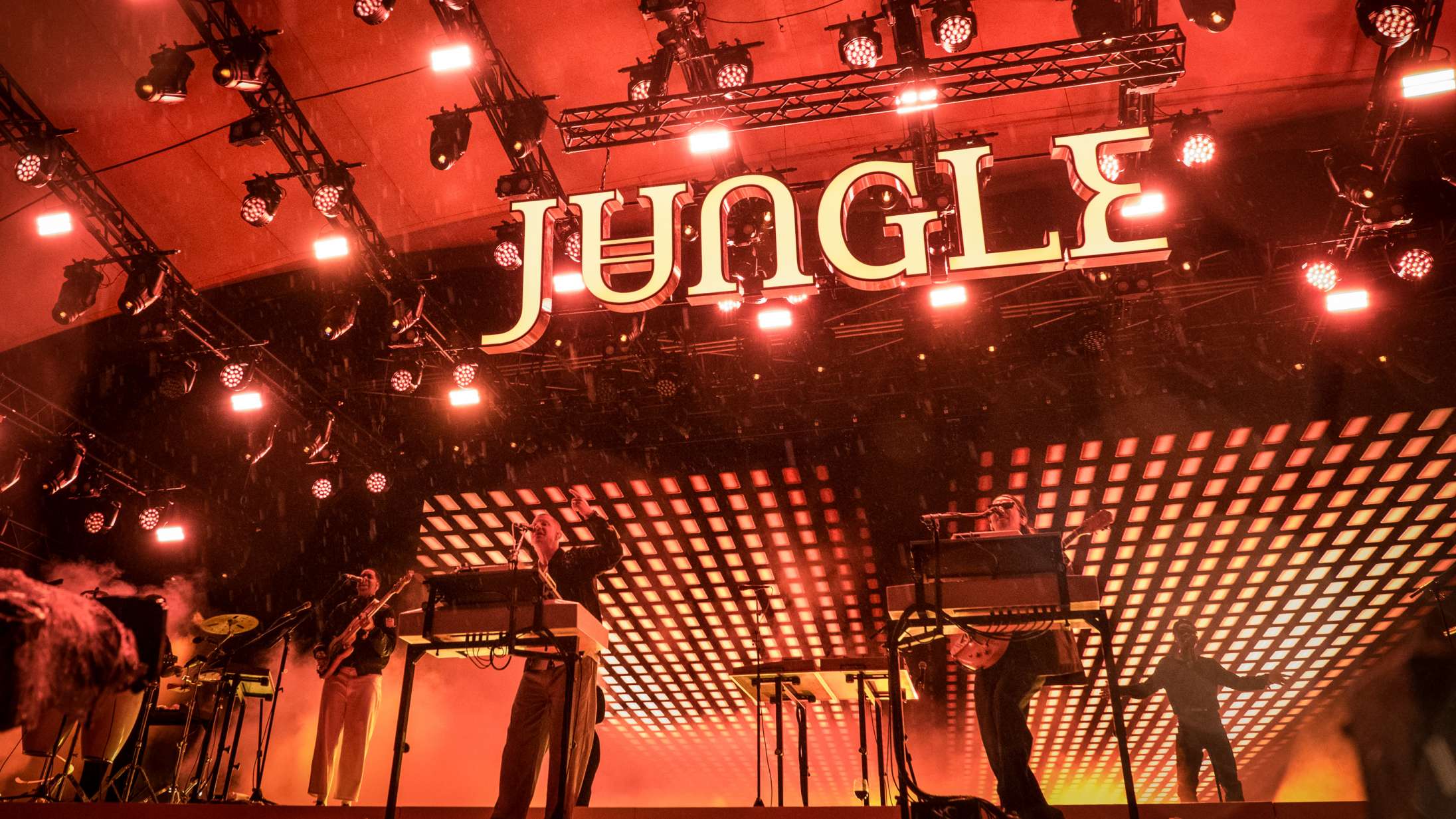Jungle annoncerer kæmpe dansk koncert