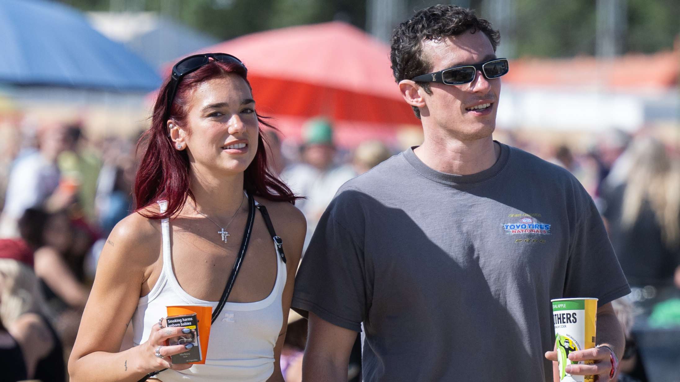 Se Tom Cruise i Oasis-inderlighed og ‘Normal People’-reunion til Charli XCX – alle stjerner er på samme festival lige nu