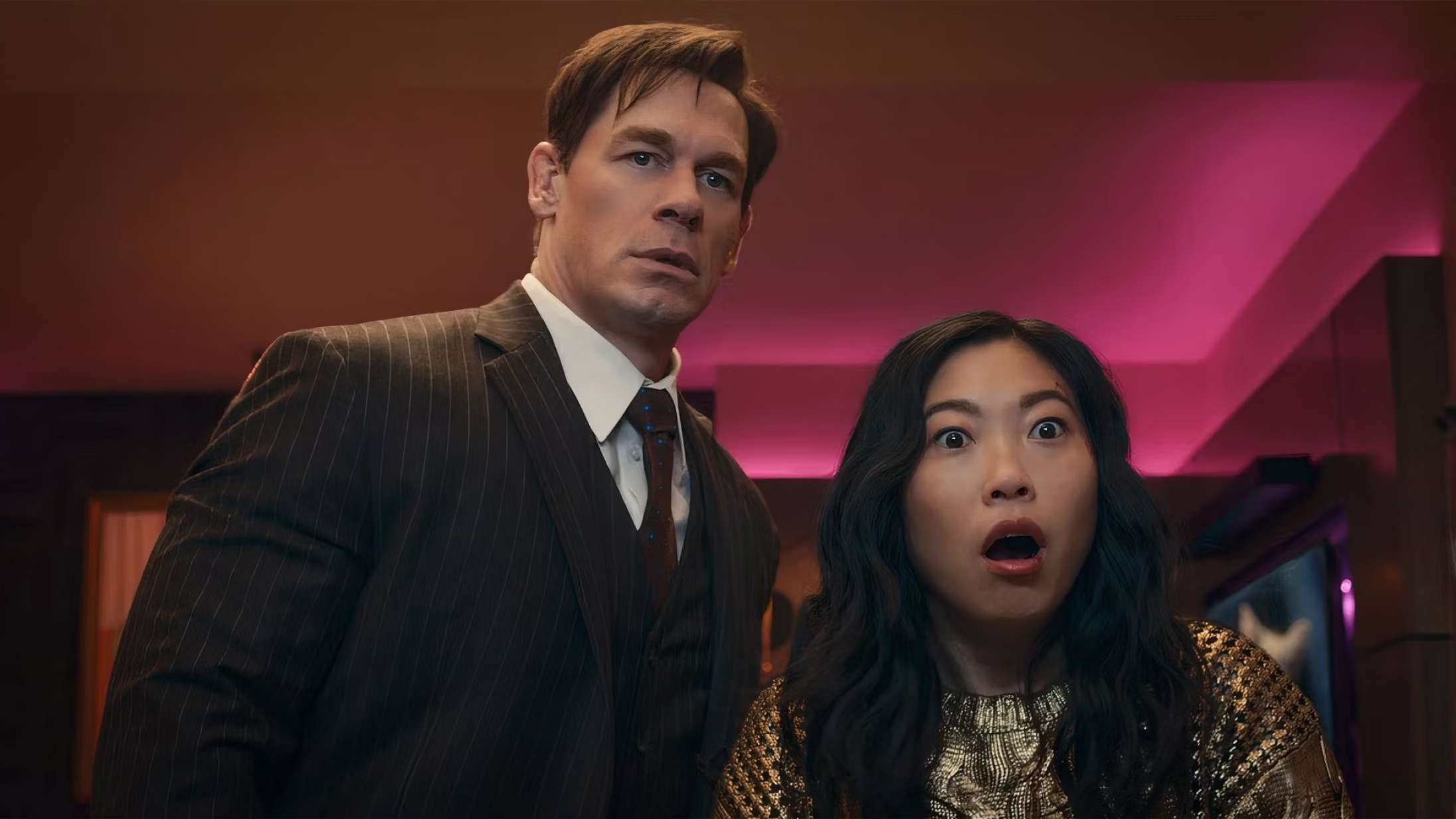 Alle jagter John Cena og Awkwafina i traileren til ‘Jackpot’