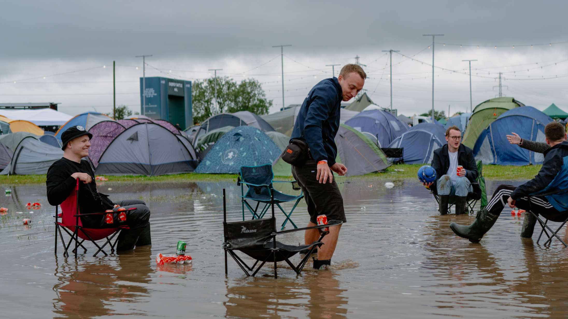 Seks øjeblikke fra Instagram og TikTok, der får os til at savne Roskilde Festival – og fire der virkelig ikke gør