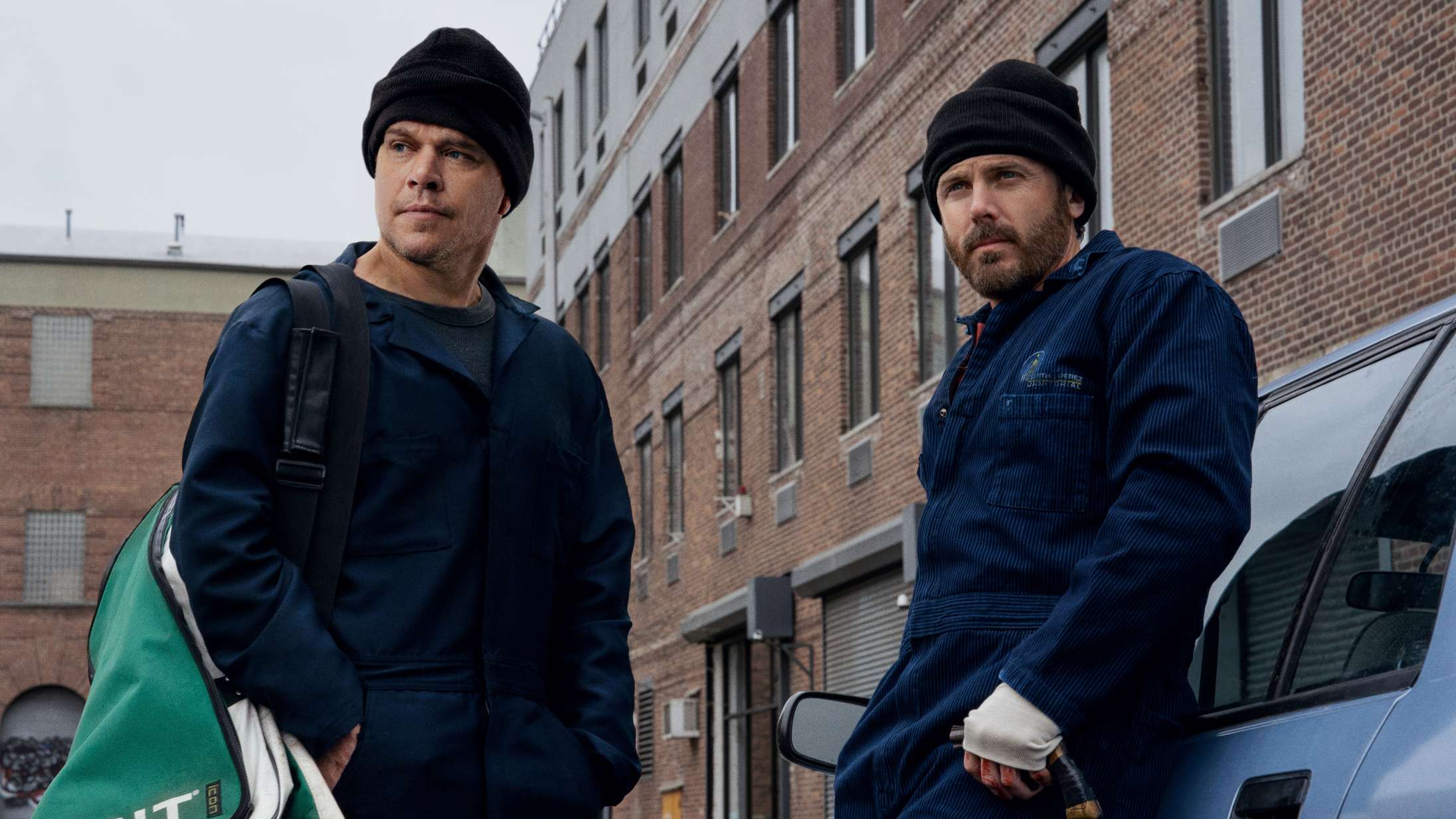 ’The Instigators’: Ny actionkomedie med Matt Damon og Casey Affleck er overraskende underholdende