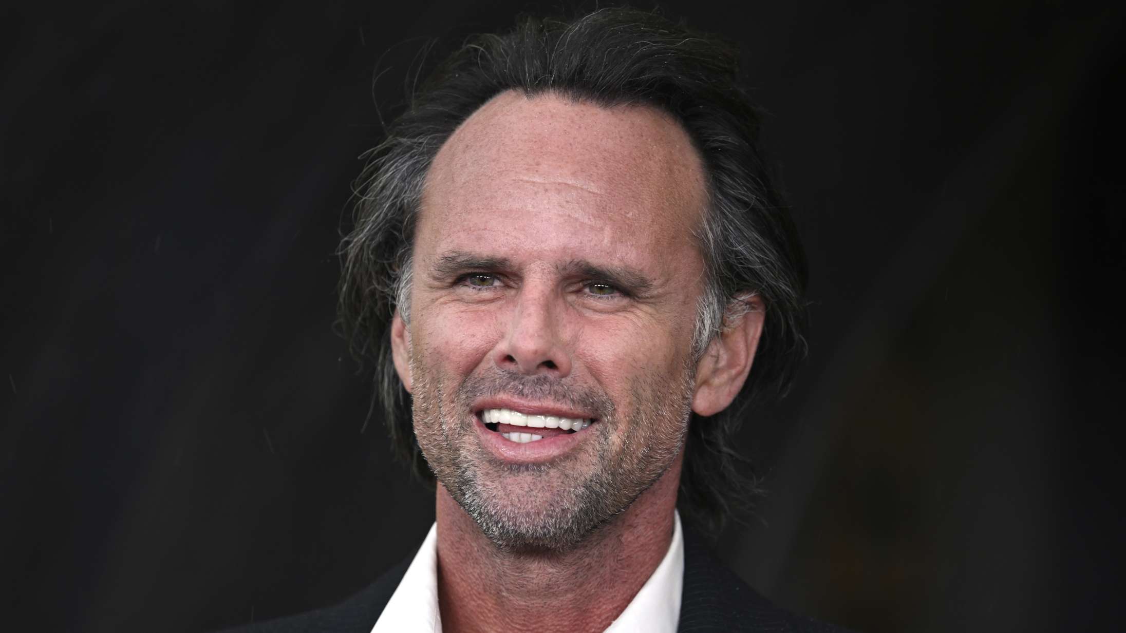 Walton Goggins begyndte at grine, da han så sin hotelregning efter ’The White Lotus’-optagelser