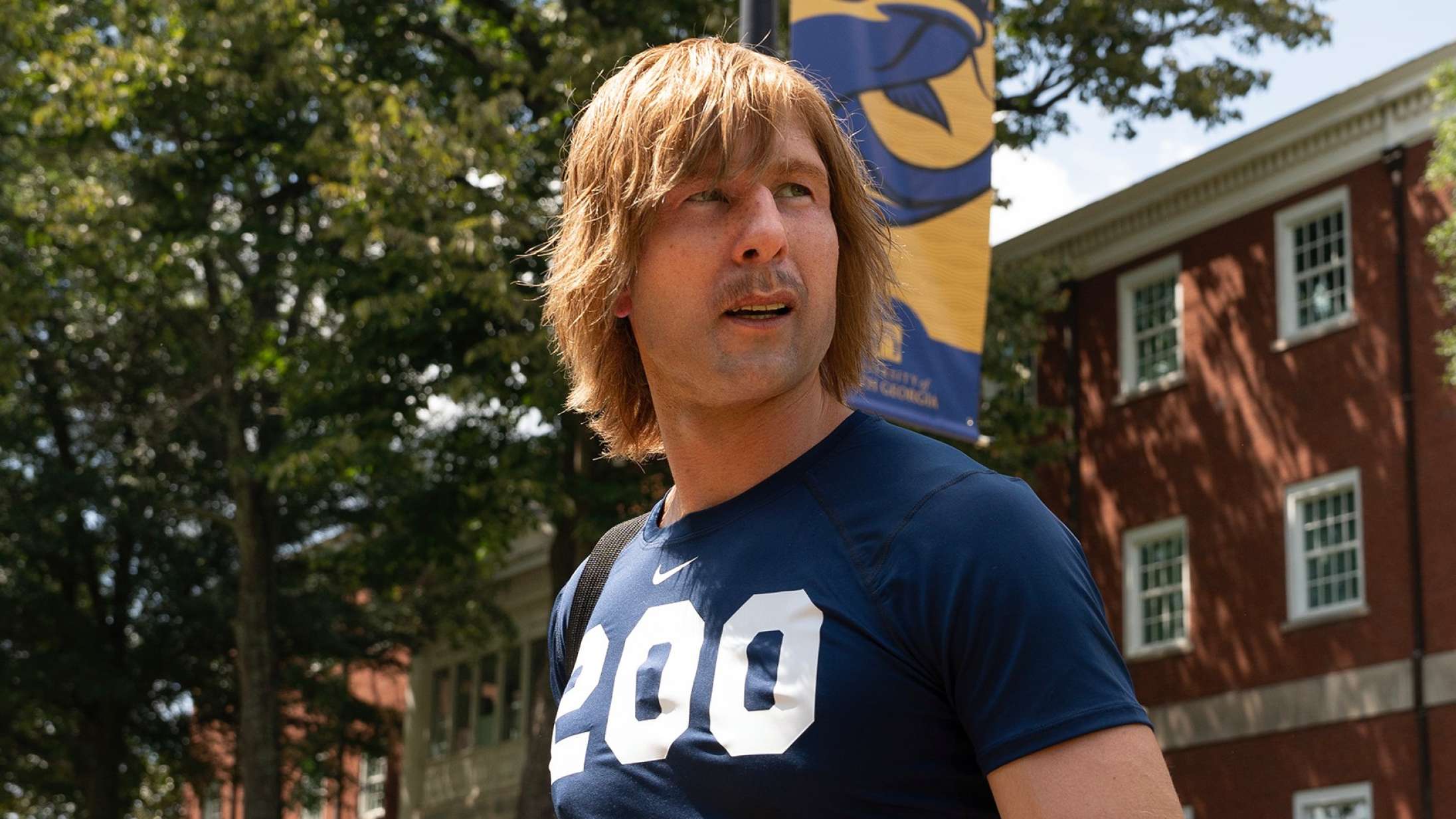 Det skal du streame i september – fra svensk dating-odyssé til HBO-krimi og Glenn Powells første serie