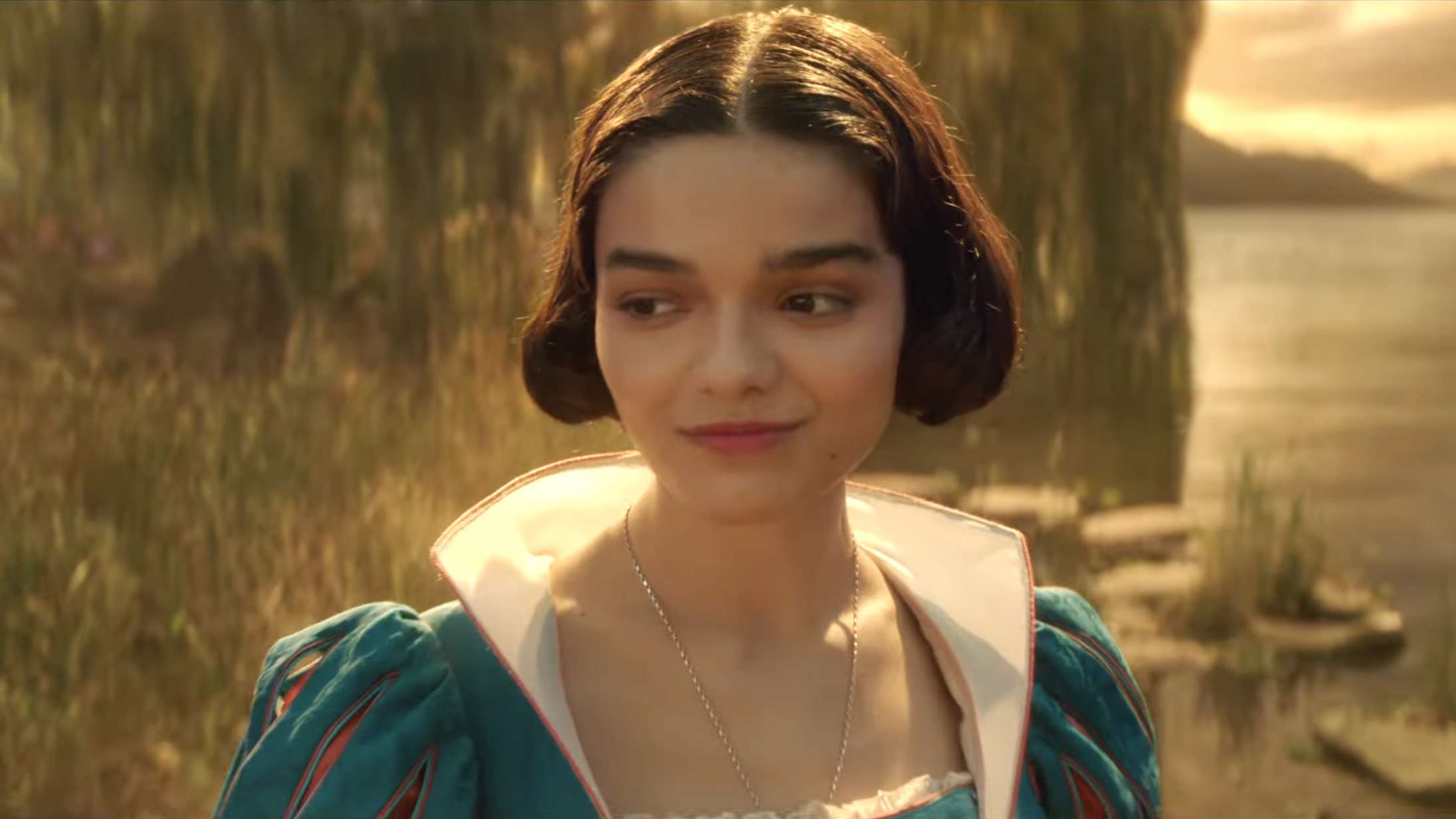 Disney deler første trailer til liveaction-remake af ‘Snehvide’ – med Gal Gadot som Den onde dronning