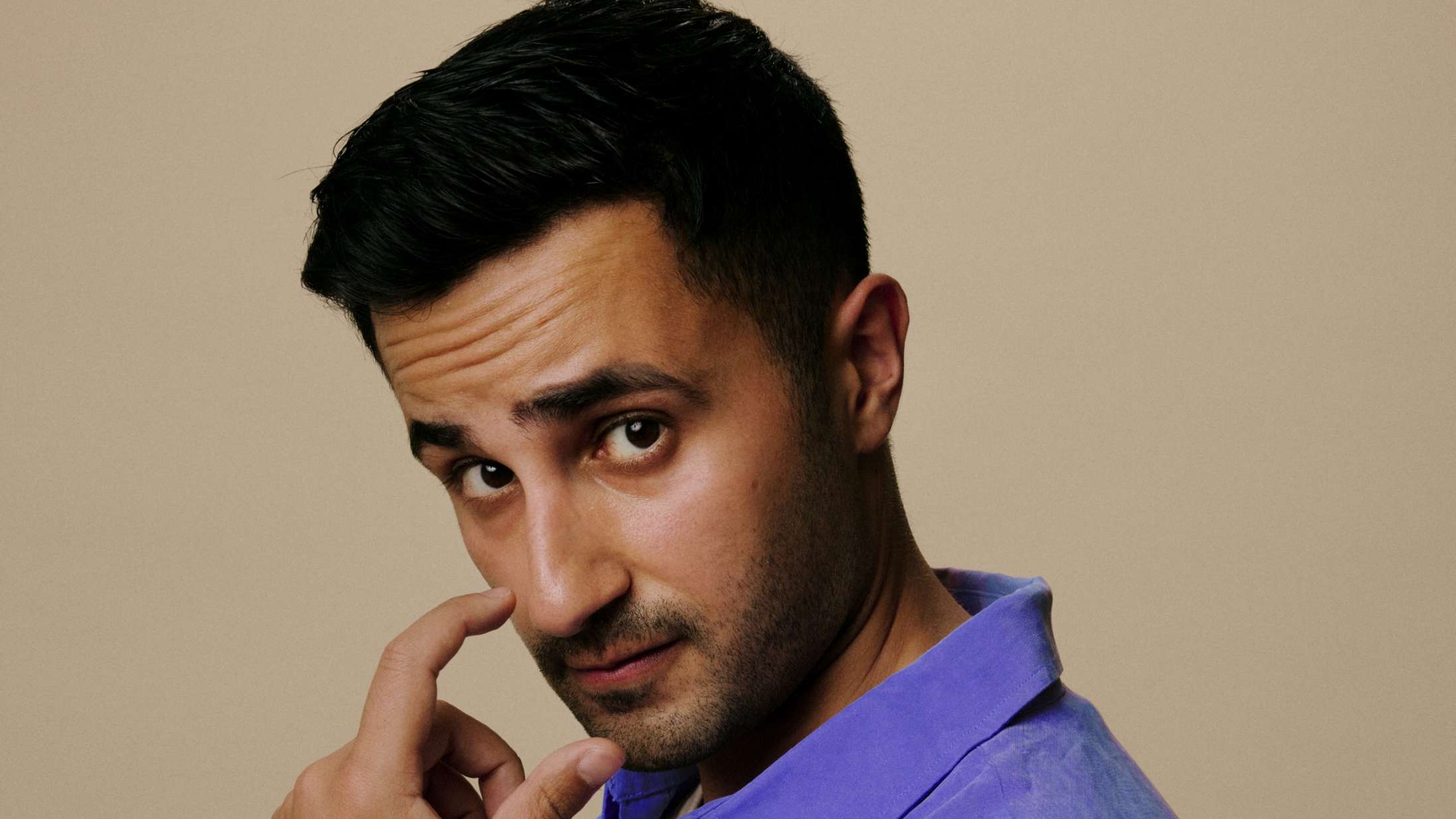 Adnan Al-Adhami før sit første soloshow: »Jeg er nået til et punkt, hvor jeg må stå ved mig selv«
