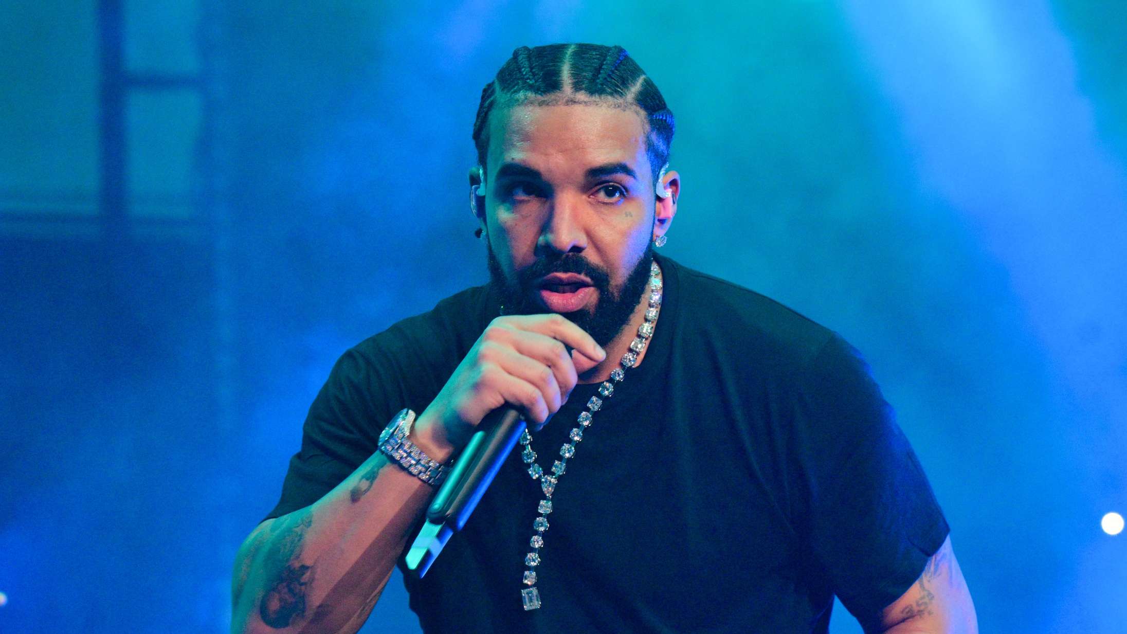 Drake udgiver »en bunke sange« lige om lidt
