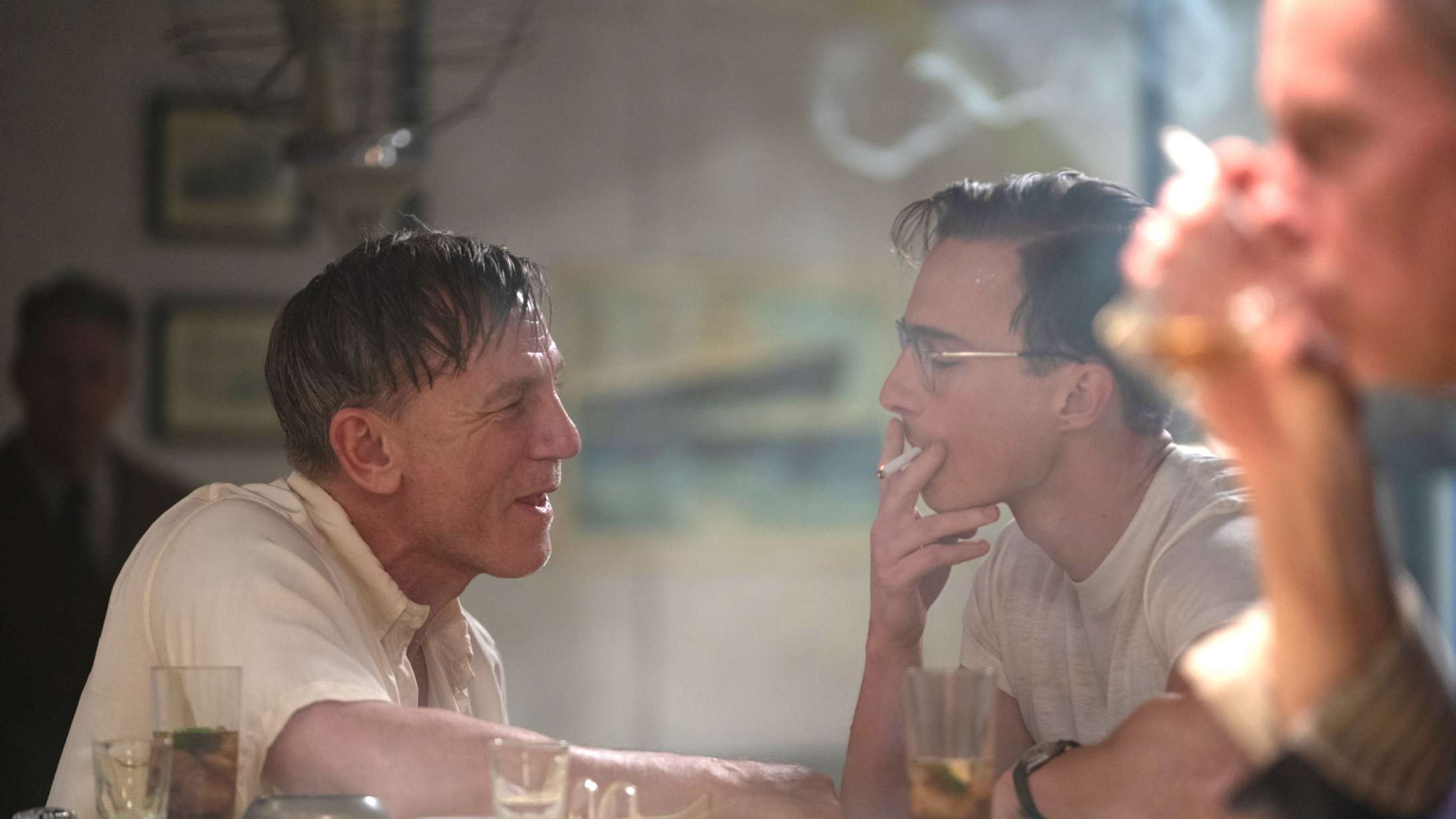 Se Daniel Craig på længselsfuld mandejagt i første trailer til Luca Guadagninos nye film ‘Queer’