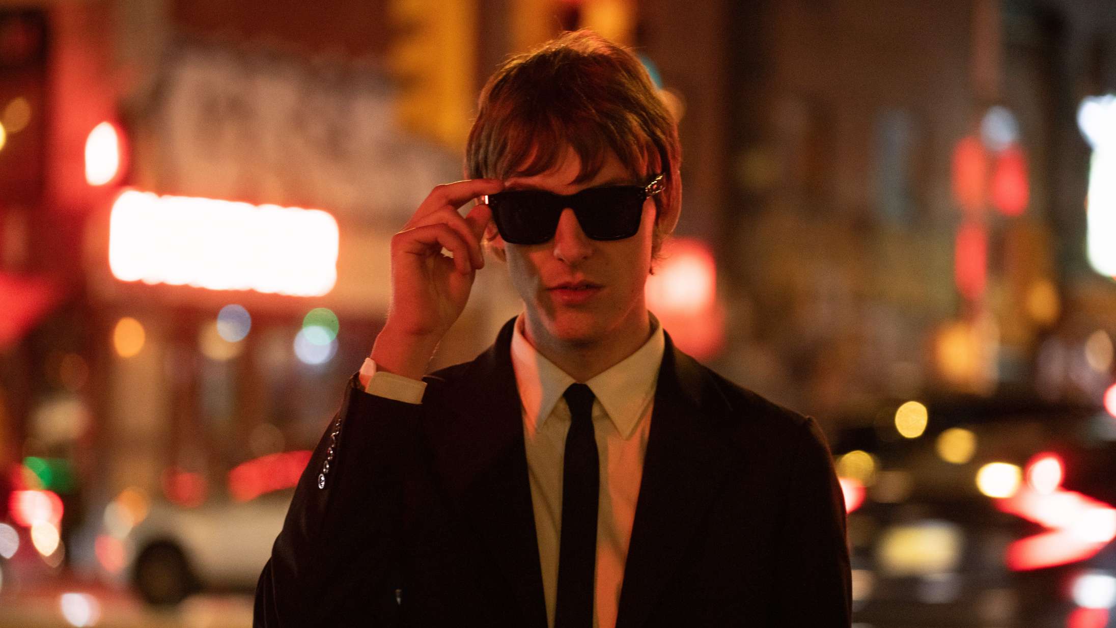 NorthSide-aktuelle The Dare forsøger at crowdsurfe, men bliver tabt på gulvet