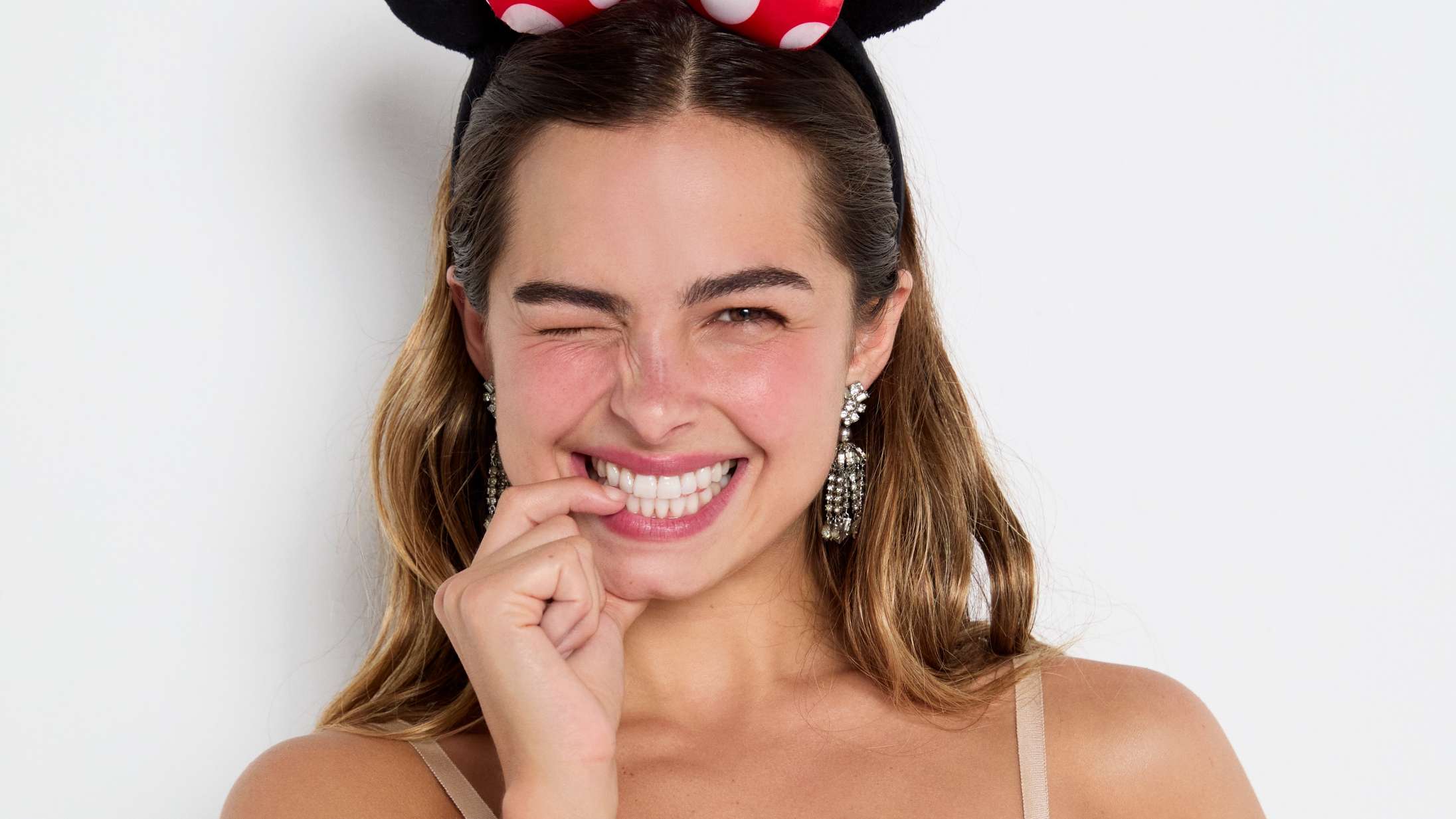 Addison Rae afslører udgivelsesdato for debutalbum – på sit undertøj