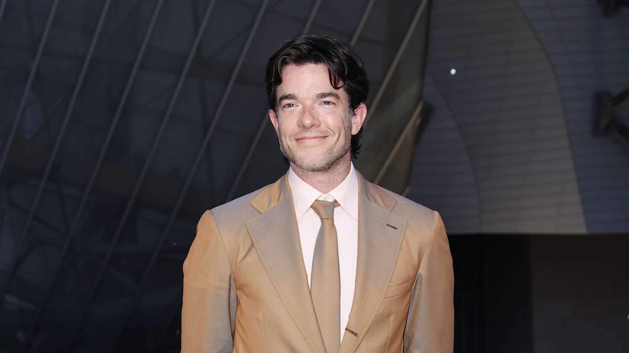 John Mulaney får sit eget ugentlige talkshow på Netflix