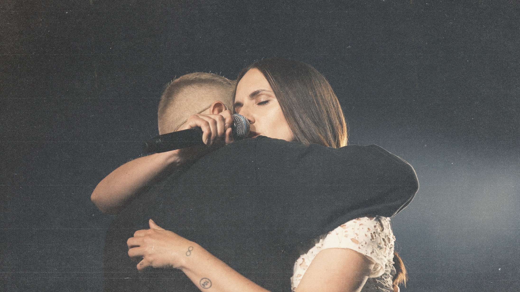 Hør The Minds of 99 og Mø på samme sang – ny version af ‘Under din sne’ er ude nu