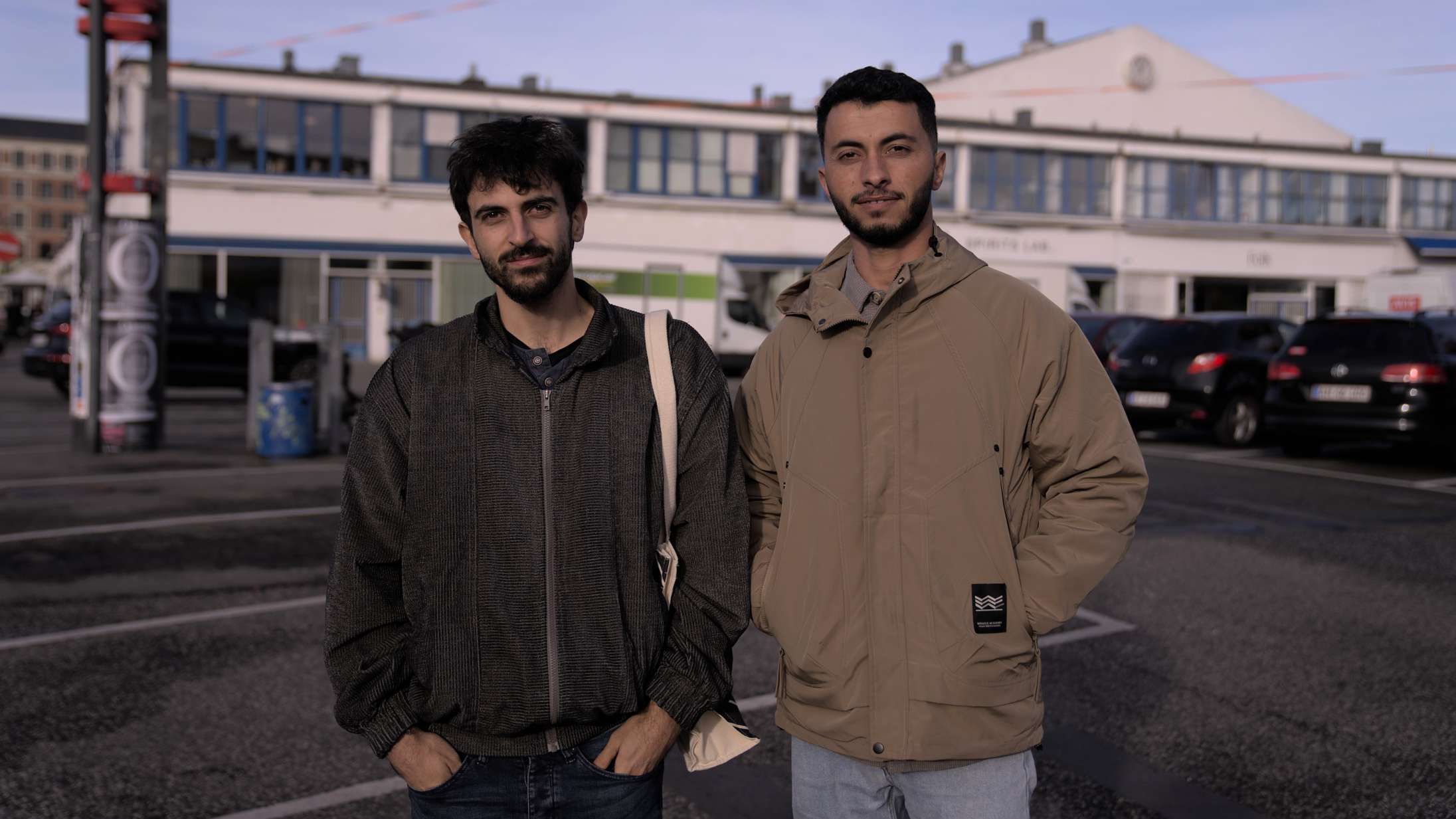 Jødiske Yuval og palæstinensiske Basel har lavet årets vigtigste dokumentar: »Jeg risikerer mit liv med kameraet i hånden«