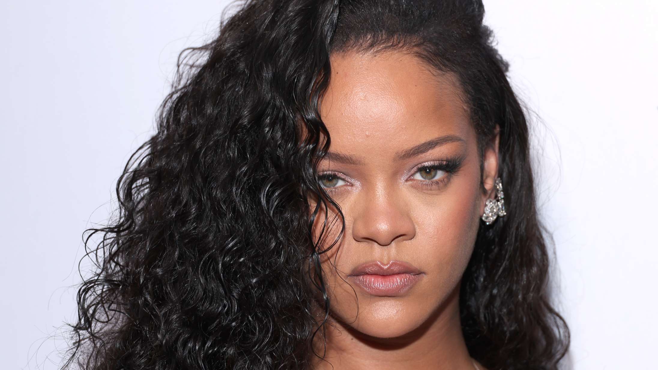 Rihanna deler livstegn fra pladestudie