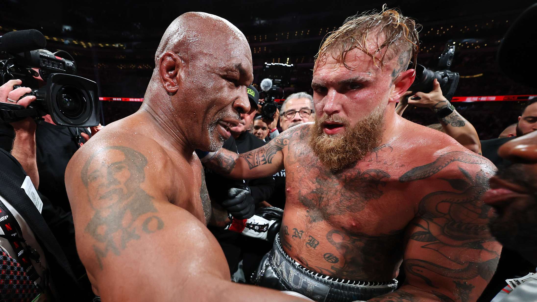 Jake Paul vs. Mike Tyson: Netflix’ servere fik det eneste knockout i tandløst bokseshow