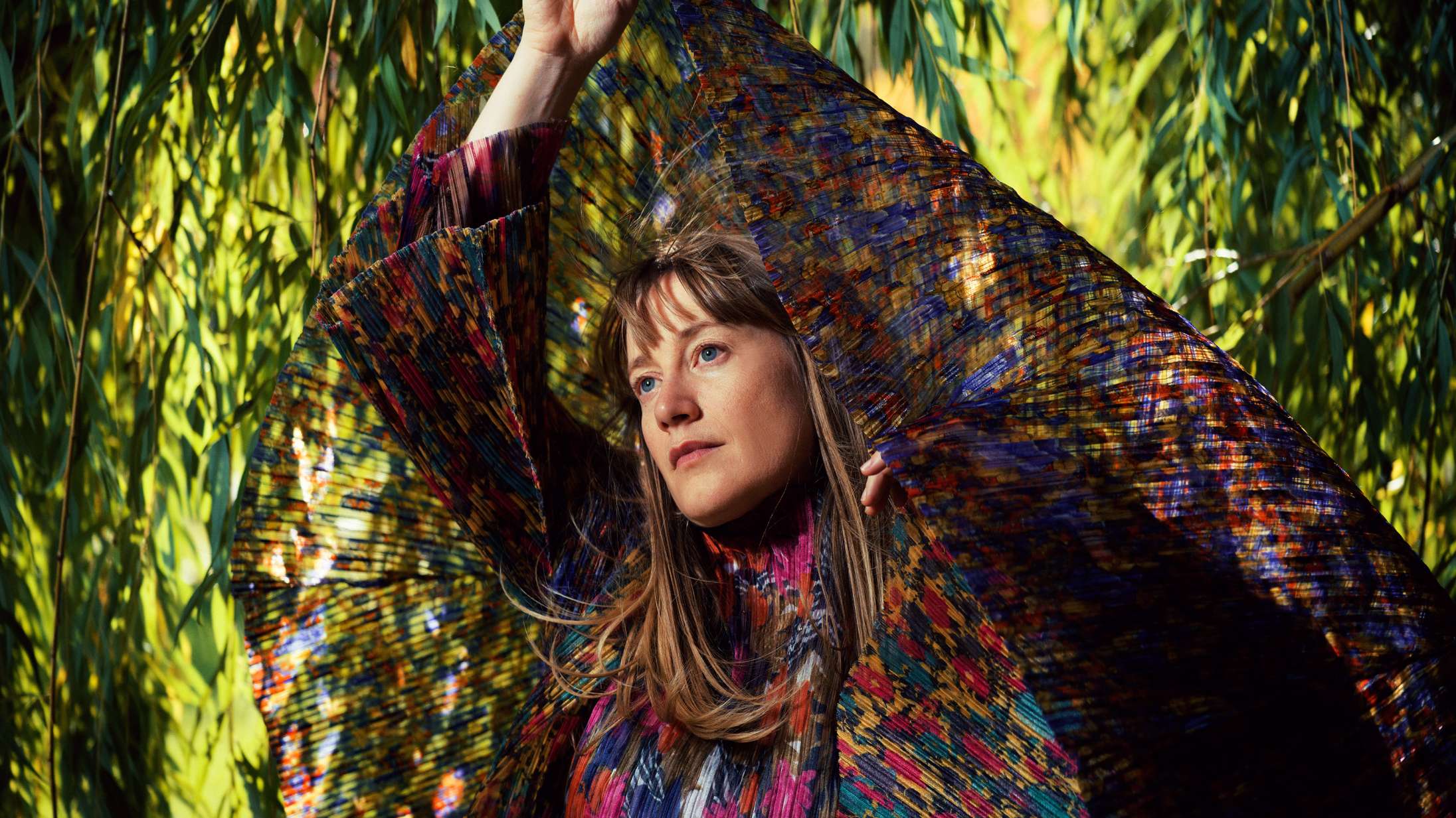 På ‘Humanhood’ kaster The Weather Station en redningskrans ud til alle, der er oversvømmet af AI og klimakrise