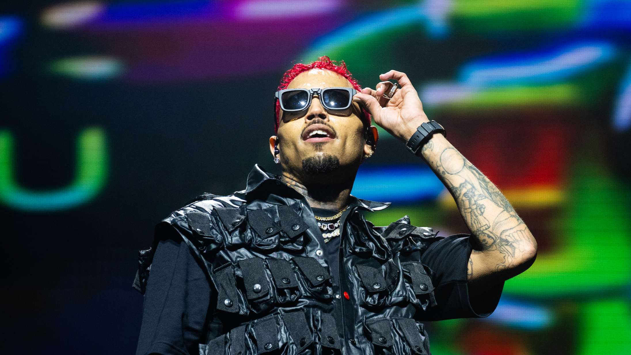 Chris Brown kræver milliardstor erstatning for overgrebsanklager i ny dokumentar