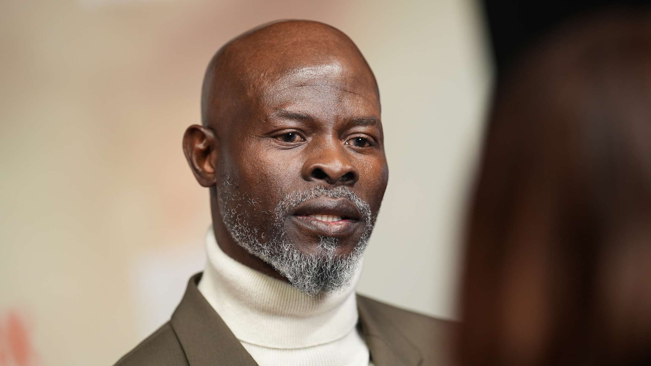 Trods Oscar-nomineringer og Hollywood-roller kæmper Djimon Hounsou stadig med økonomien: »Jeg bliver helt sikkert underbetalt«