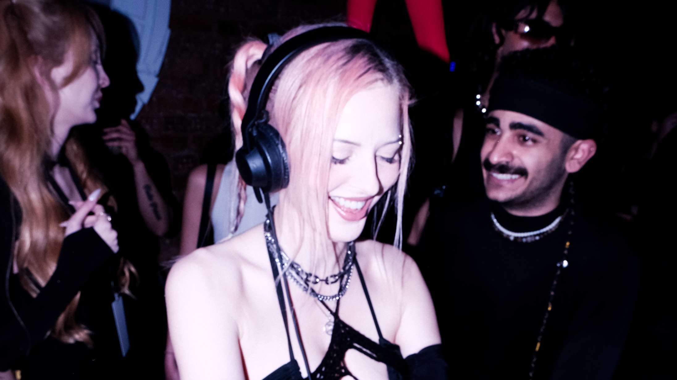 Distortion føjer 27 nye navne til programmet