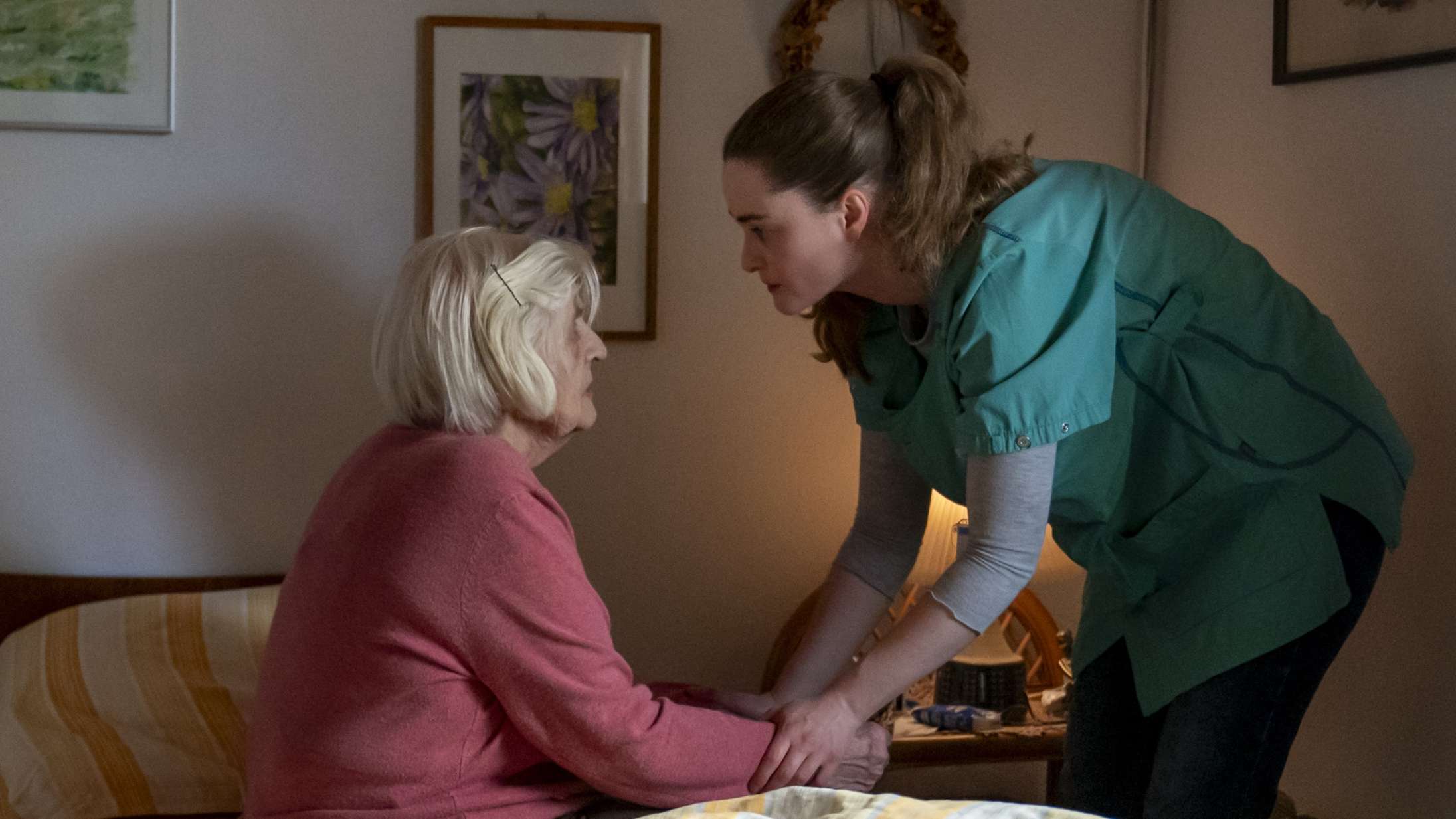 Bodil-vinder er tilbage med liv, død og springgymnastik – se traileren til ‘Hjem kære hjem’