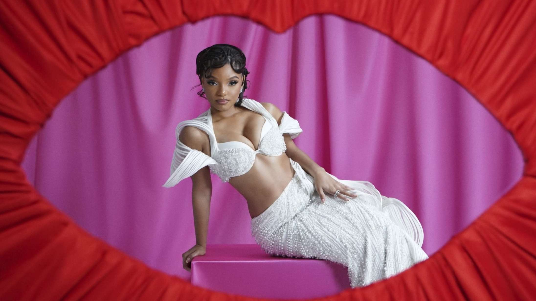 Ugens Top Tracks: Du kender hende som ‘Den lille havfrue’ – men Halle laver også uimodståelig r’n’b