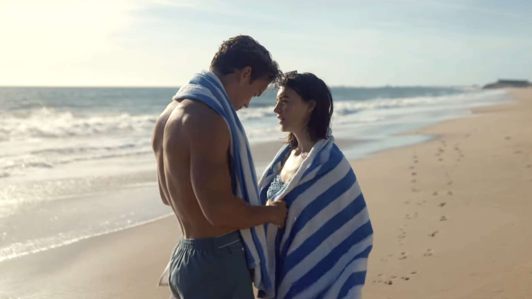 Se Jacob Elordi og Daisy Edgar-Jones i forbudte romancer i traileren til ‘On Swift Horses’