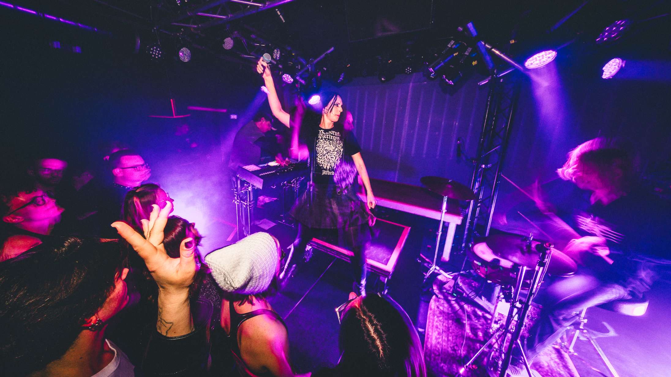 Publikum dryppede af sved, da Mø spillede sit nye album i Berlin: »Fuck yeah, det er lige den lyd, jeg kan lide!«