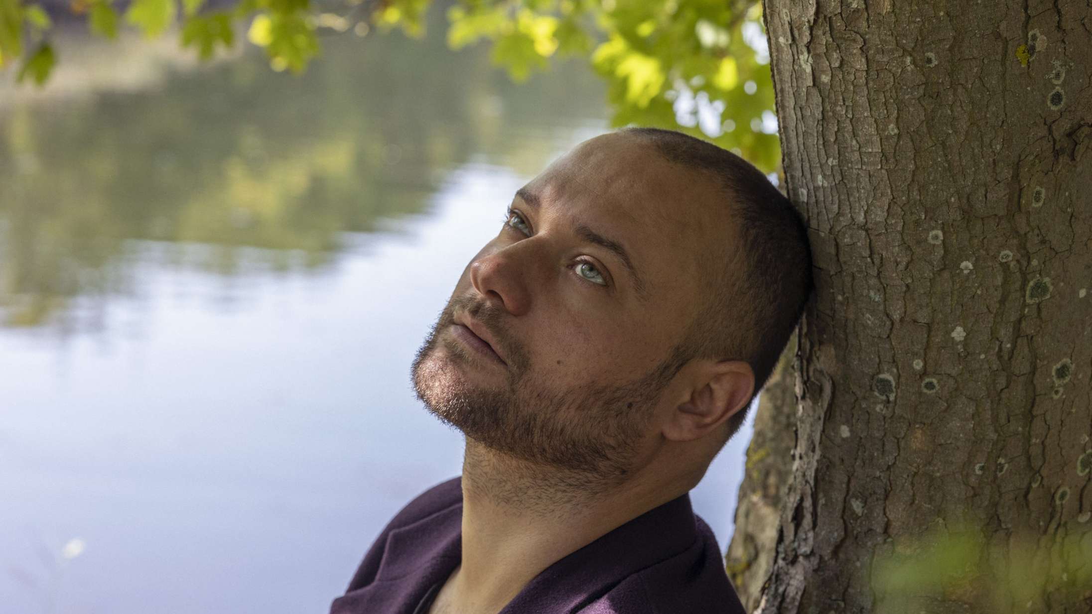 ‘Brian og Stefan for evigt’ er lige så dirrende, pirrende og pulserende som manden i g-streng på omslaget