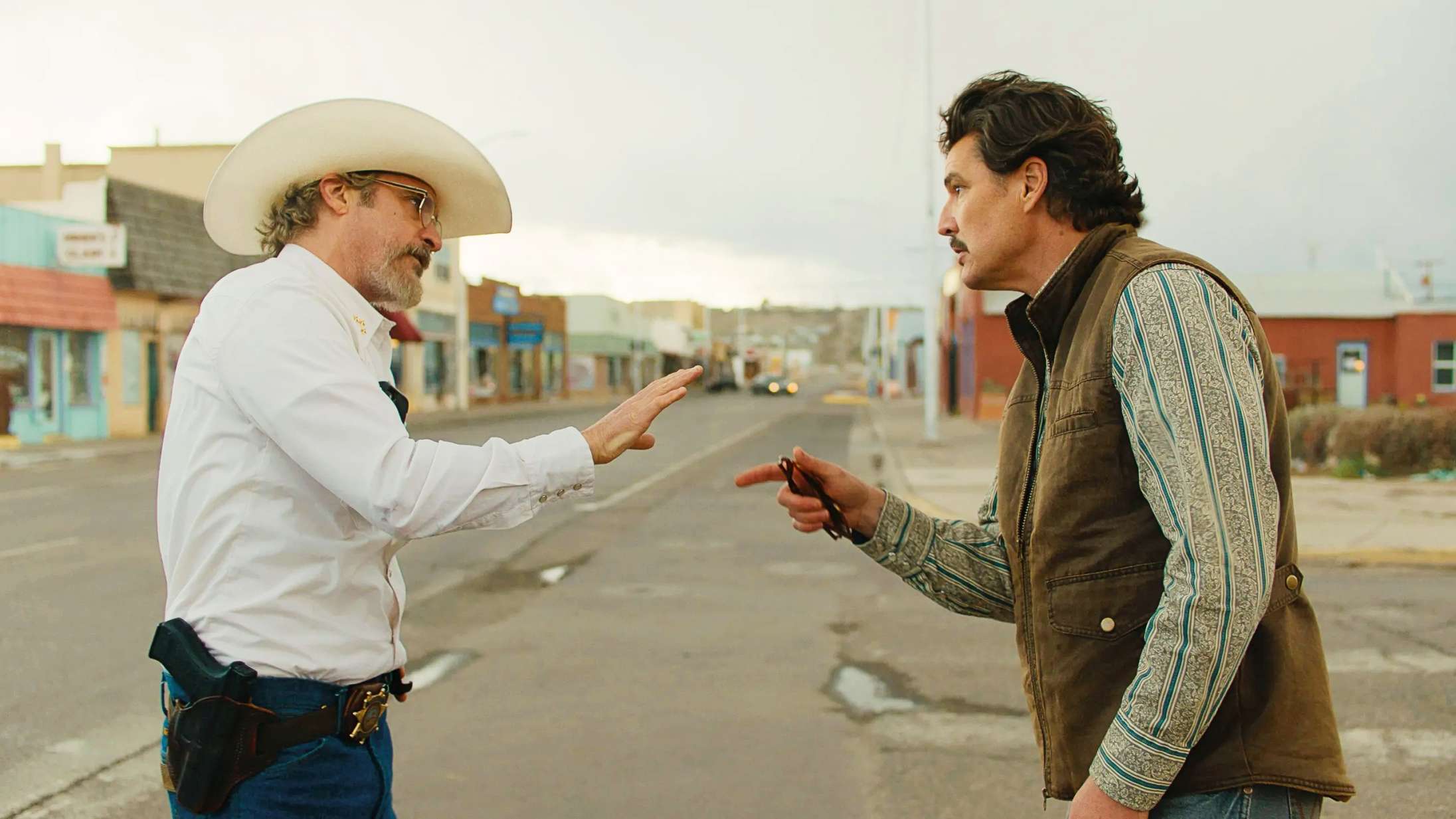 Pedro Pascal redder mesterinstruktørs homodrama efter Joaquin Phoenix’ udskældte exit