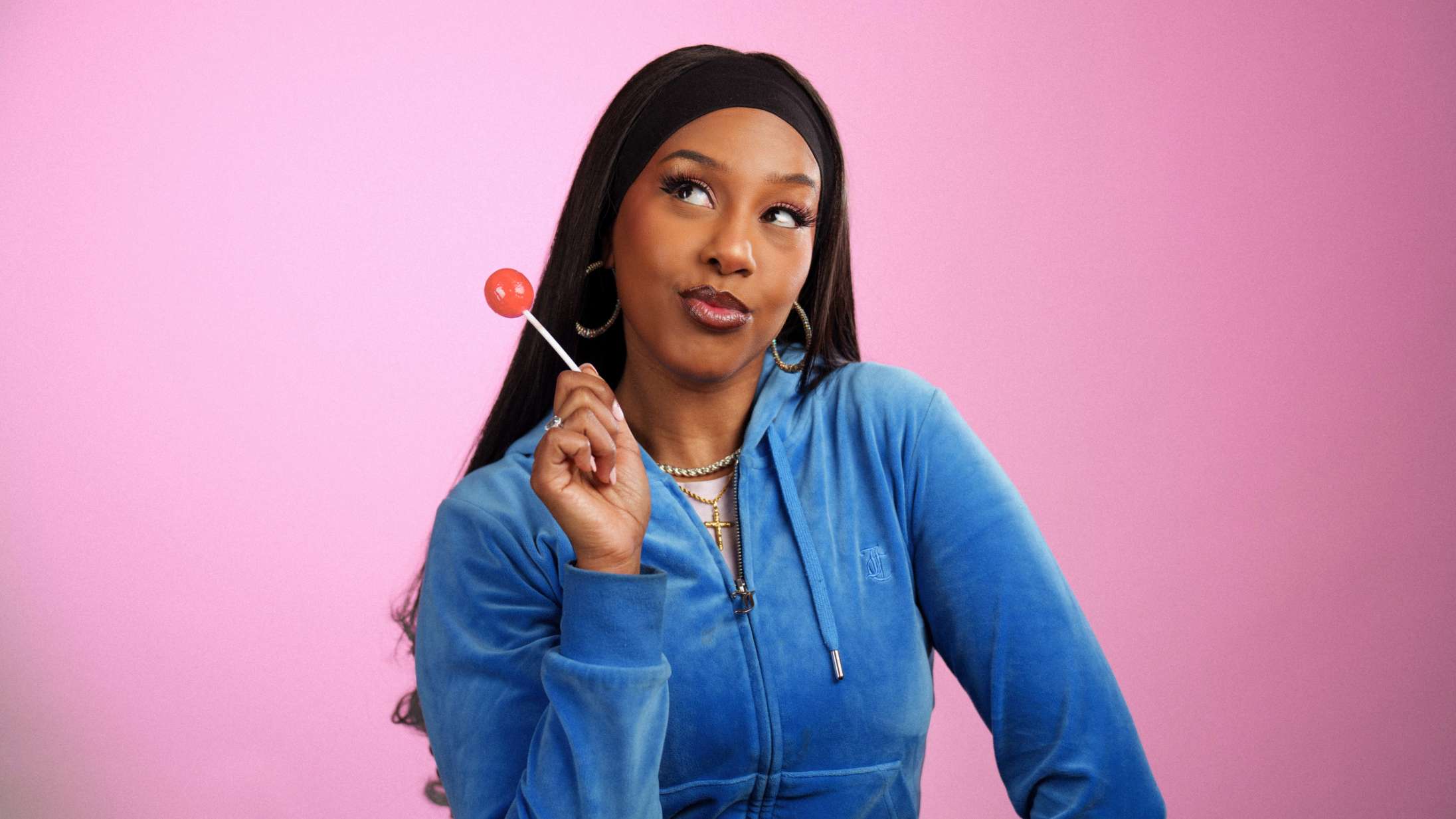 FVN ramte bunden og fandt en ny side af sig selv: »Jeg har bare aldrig følt, at min bad bitch-aura kunne oversættes til dansk«