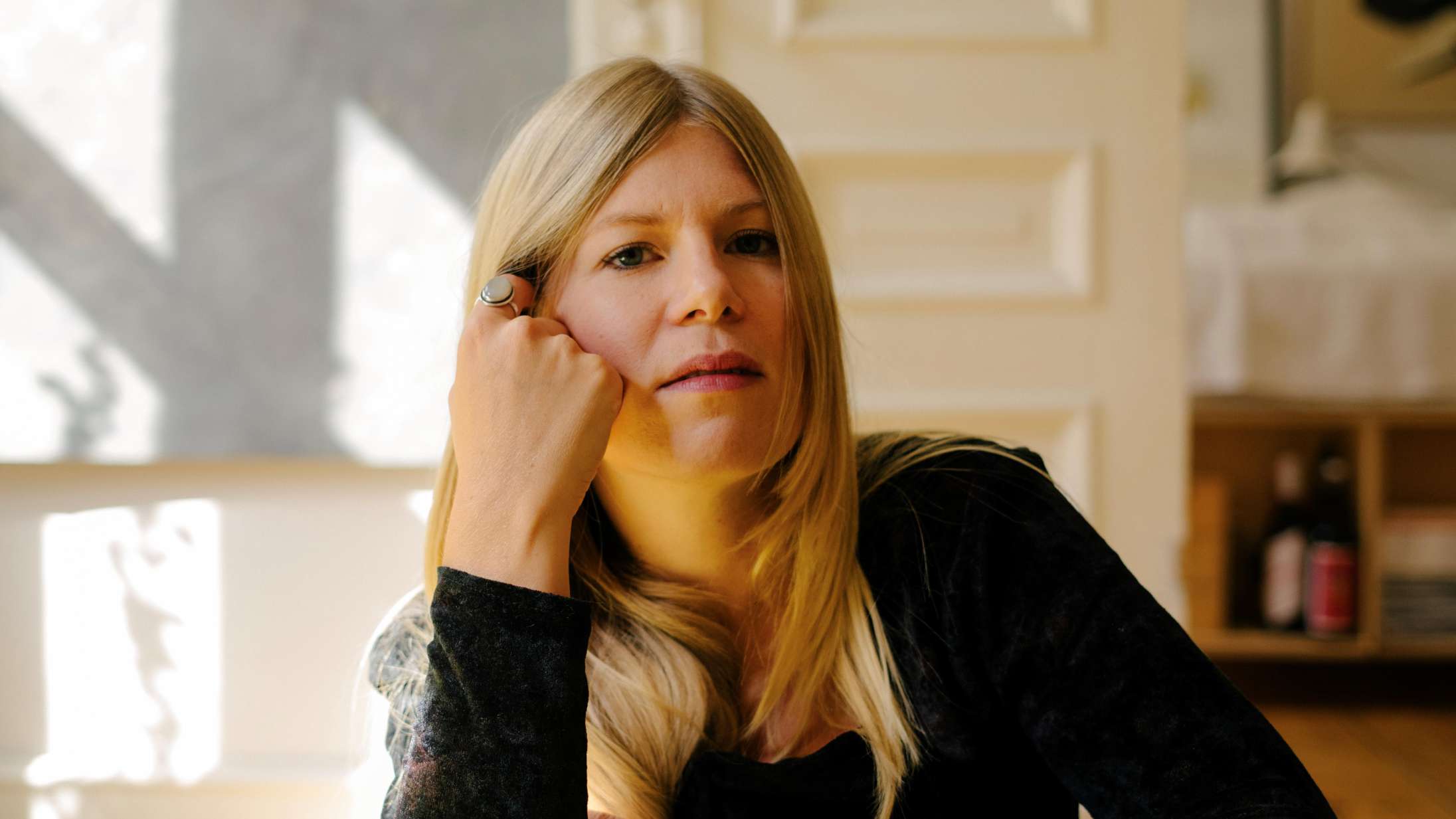 Seks bøger vi vil læse denne måned: Fra snydekoder til granvoksne dj’s