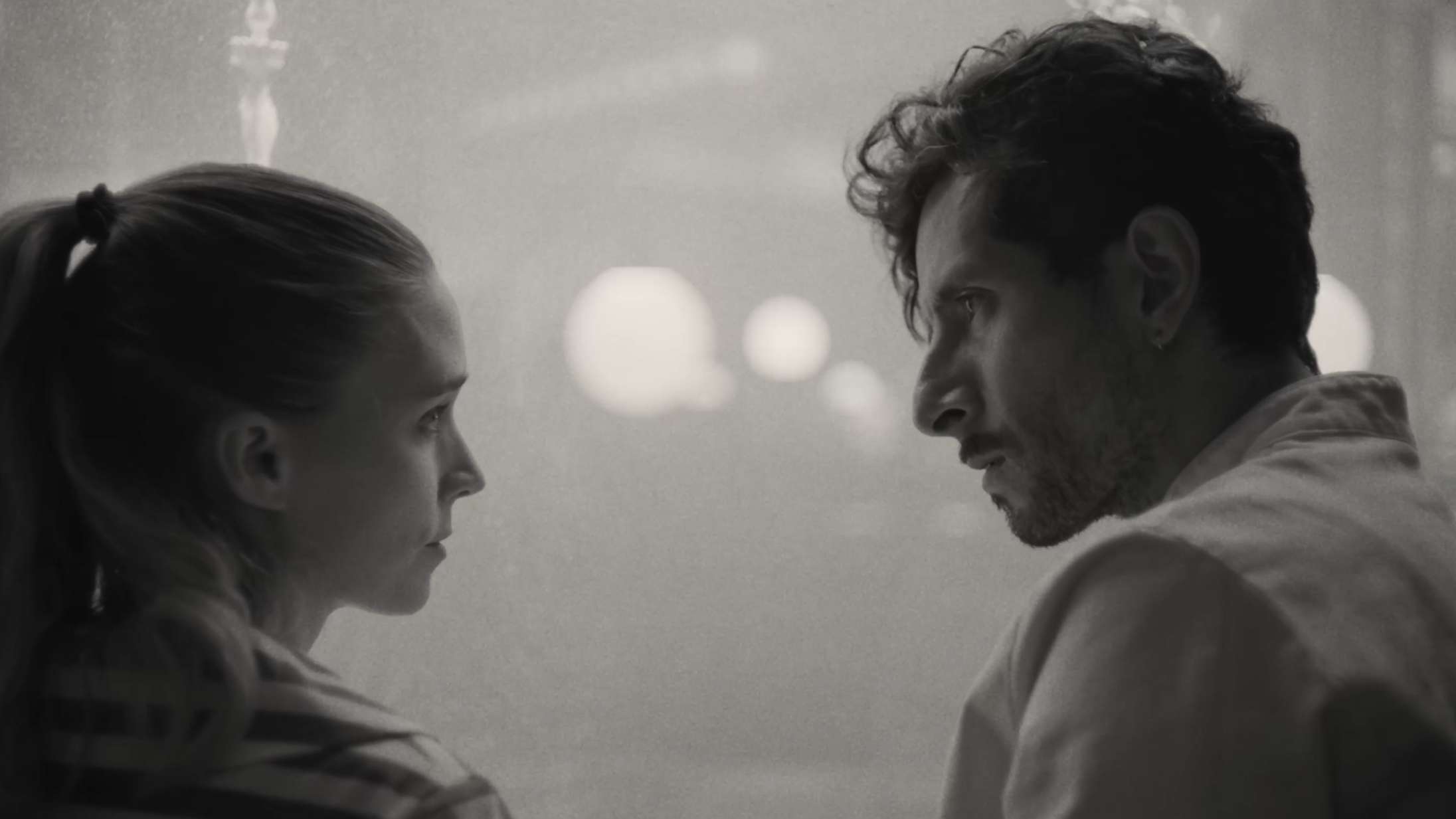 ’La Cocina’: Ny hektisk køkkenfilm er som ’The Bear’ – bare med klam mad, illegalt personale og abortproblemer i kulissen