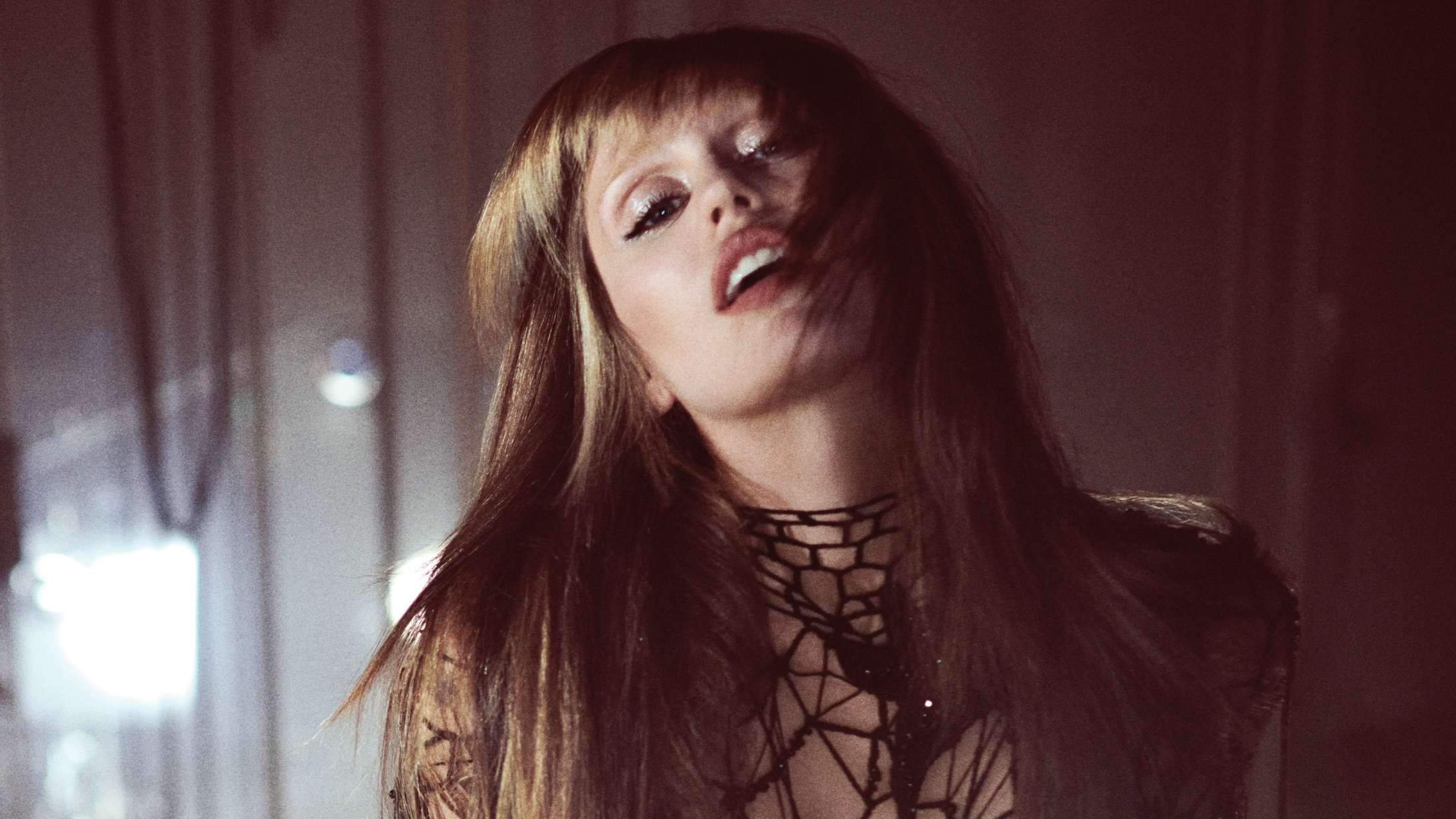 Miley Cyrus tager ikke på turné med nyt album – og det er Harrison Fords skyld