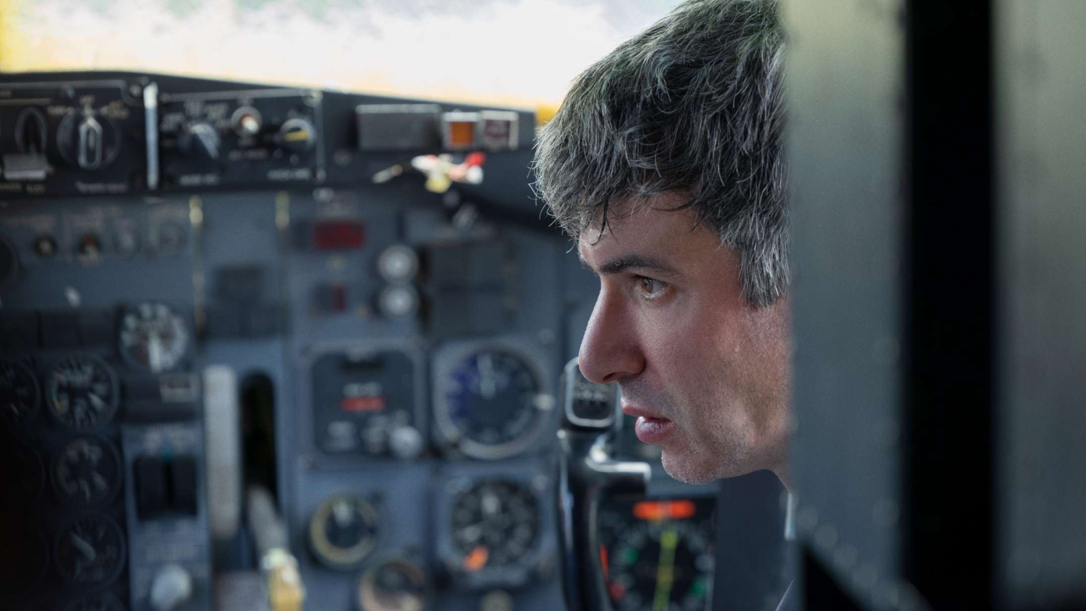 Serielandskabets største freak iscenesætter et flystyrt i traileren til ny ‘The Rehearsal’-sæson