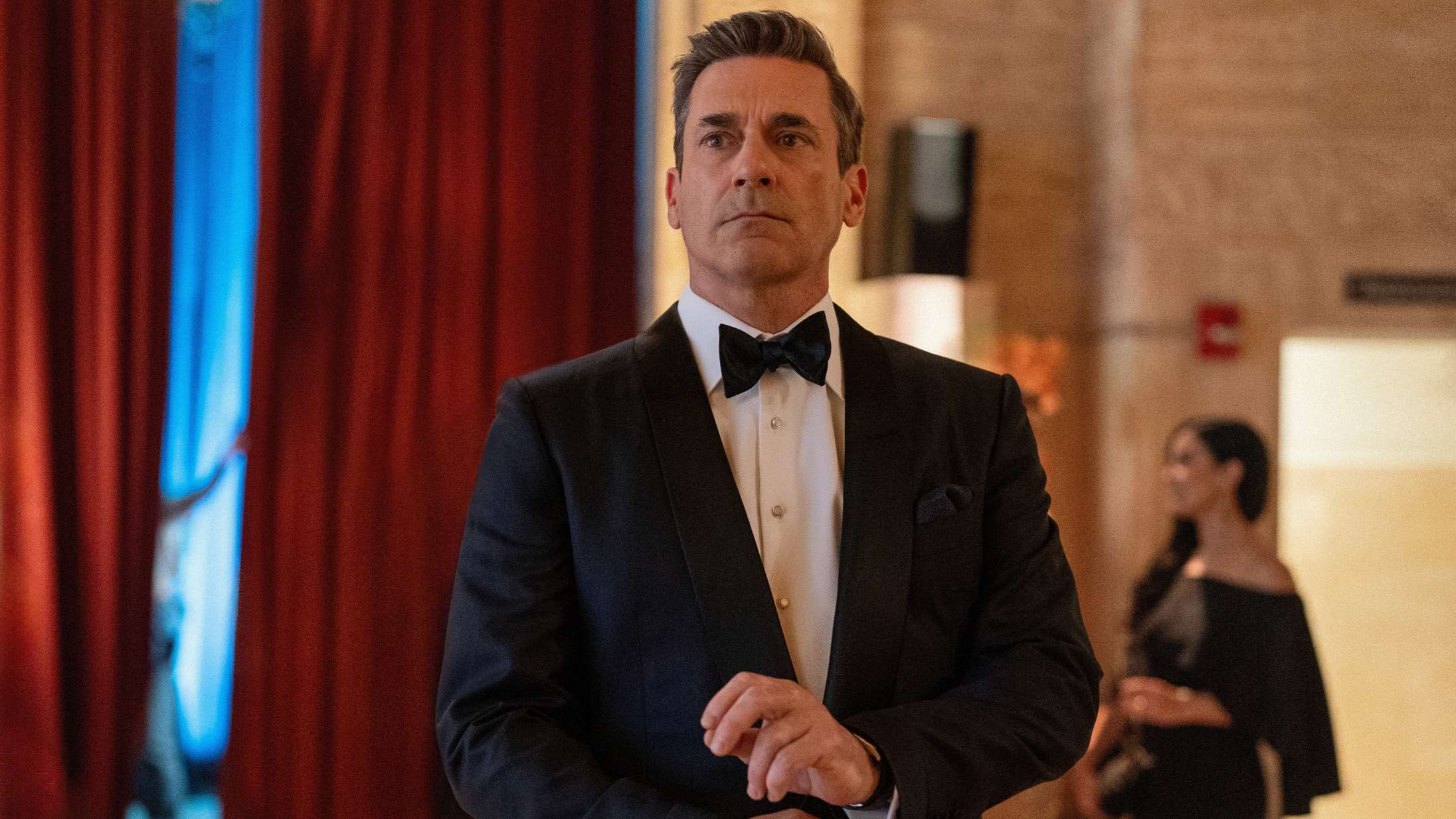 ’Your Friends & Neighbors’: Jon Hamm er charmerende, men har vi brug for flere serier om elitens røvhuller?