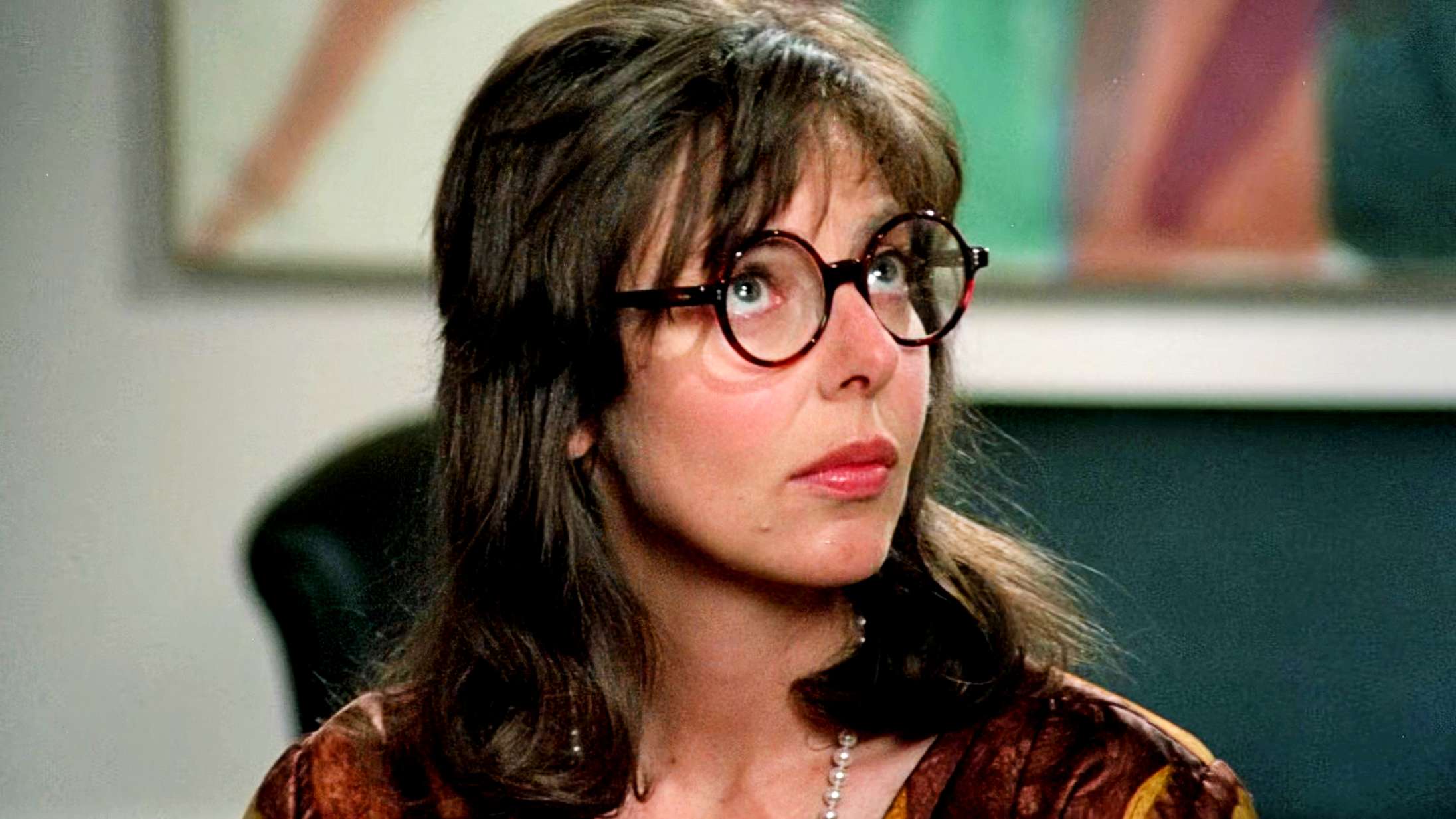 Hun bør nævnes ved siden af Spielberg og Coppola – nu kan komediedronnings film ses i biografen