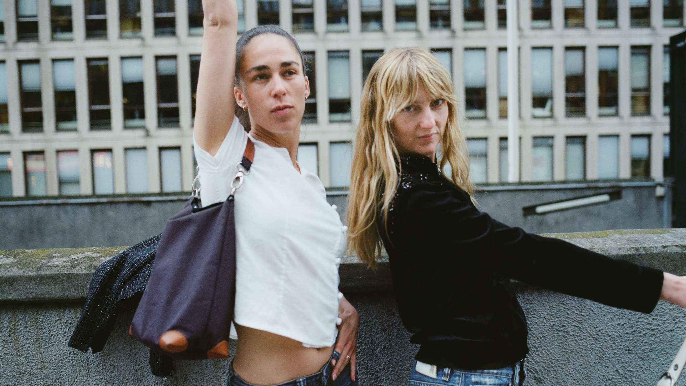 Ugens Top Tracks: De københavnske undergrundsstjerner står i kø på Smerz’ nye album – men ét navn skiller sig ud