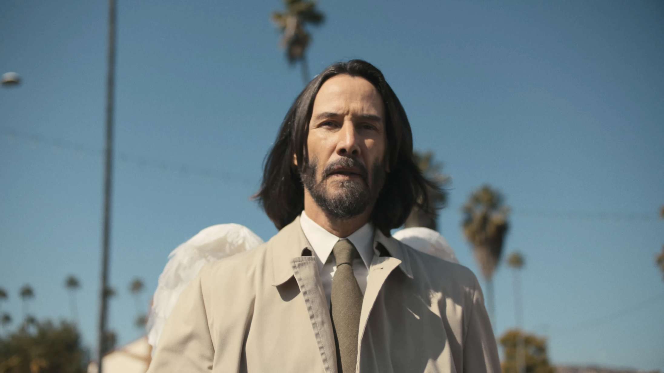 Keanu Reeves er en uduelig engel i Aziz Ansaris debutfilm – se første trailer til komedien ‘Good Fortune’