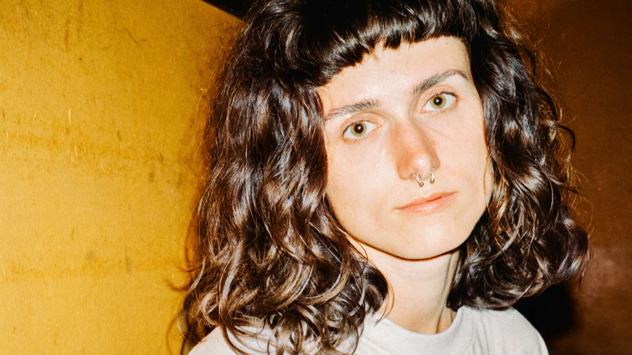 Premiere: Efter ‘Vissen blomst’ er Hun_sagde endelig komfortabel med at kalde sig selv for sanger