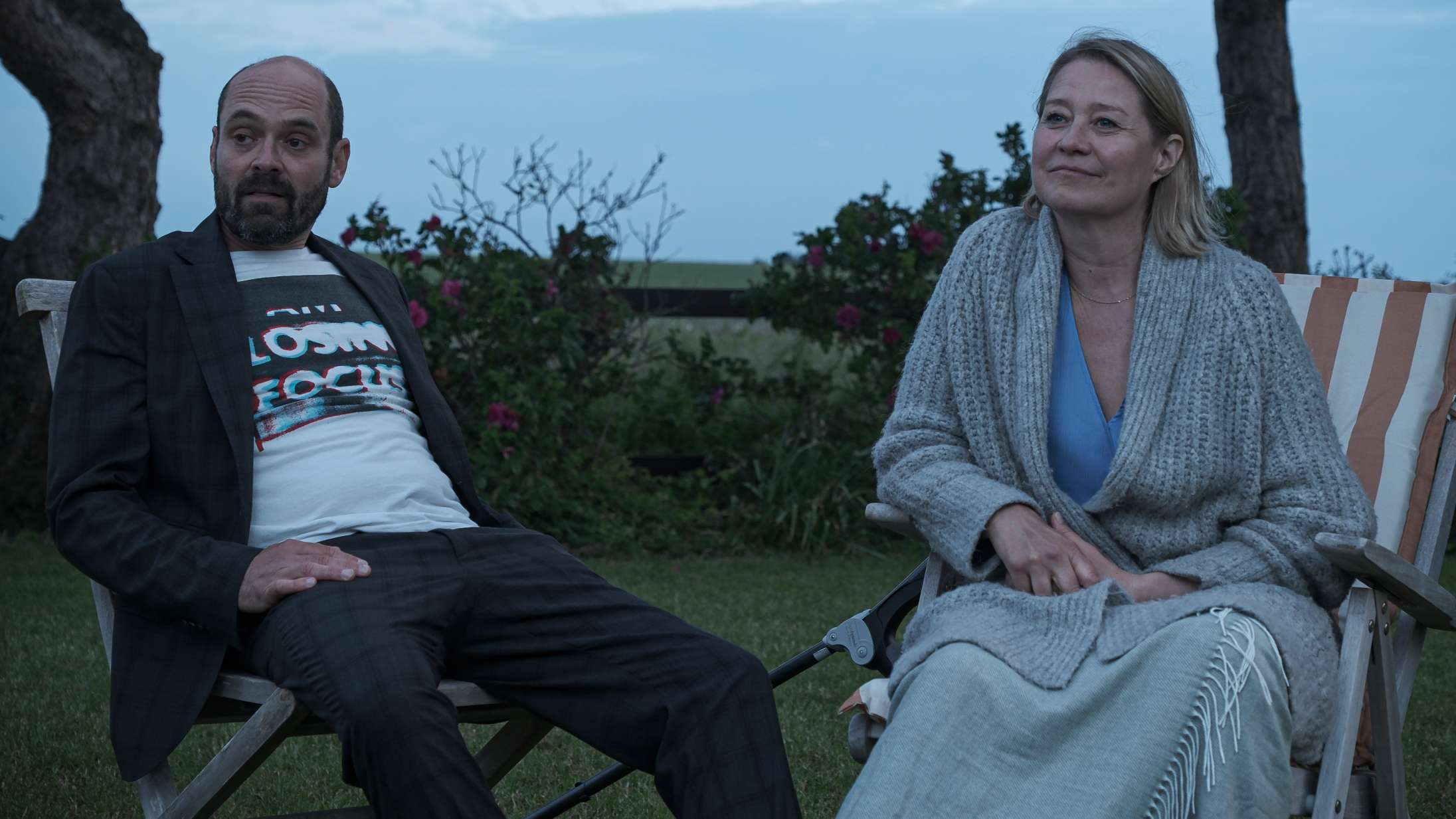 Trine Dyrholm væltes af en blodprop i skilsmissedrama med David Dencik – se traileren til ‘Begyndelser’