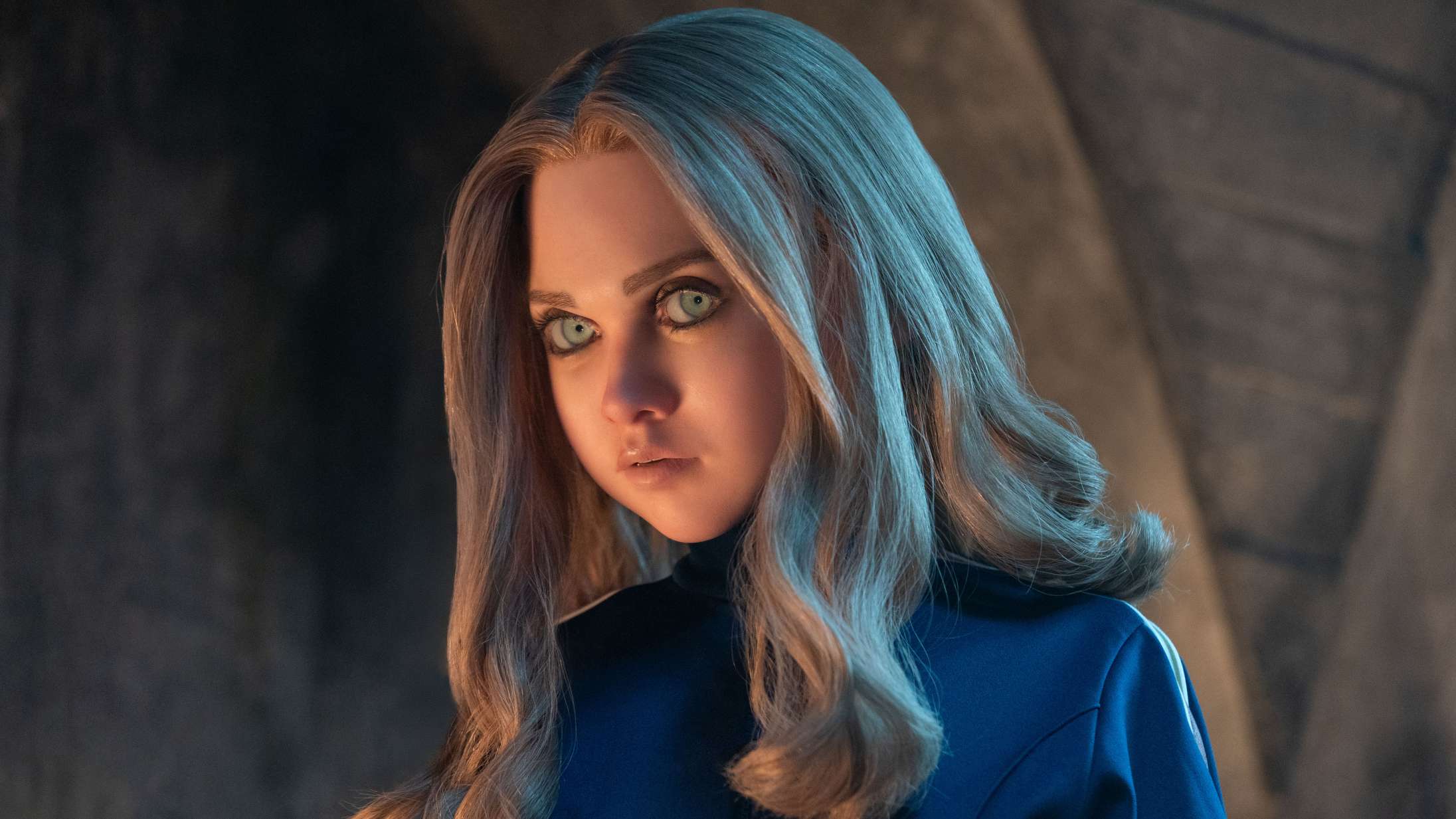 ’M3GAN 2.0’: Pludselig bryder dræberdukken ud i skønsang a la ’Frozen’ – altså what the fuck!?