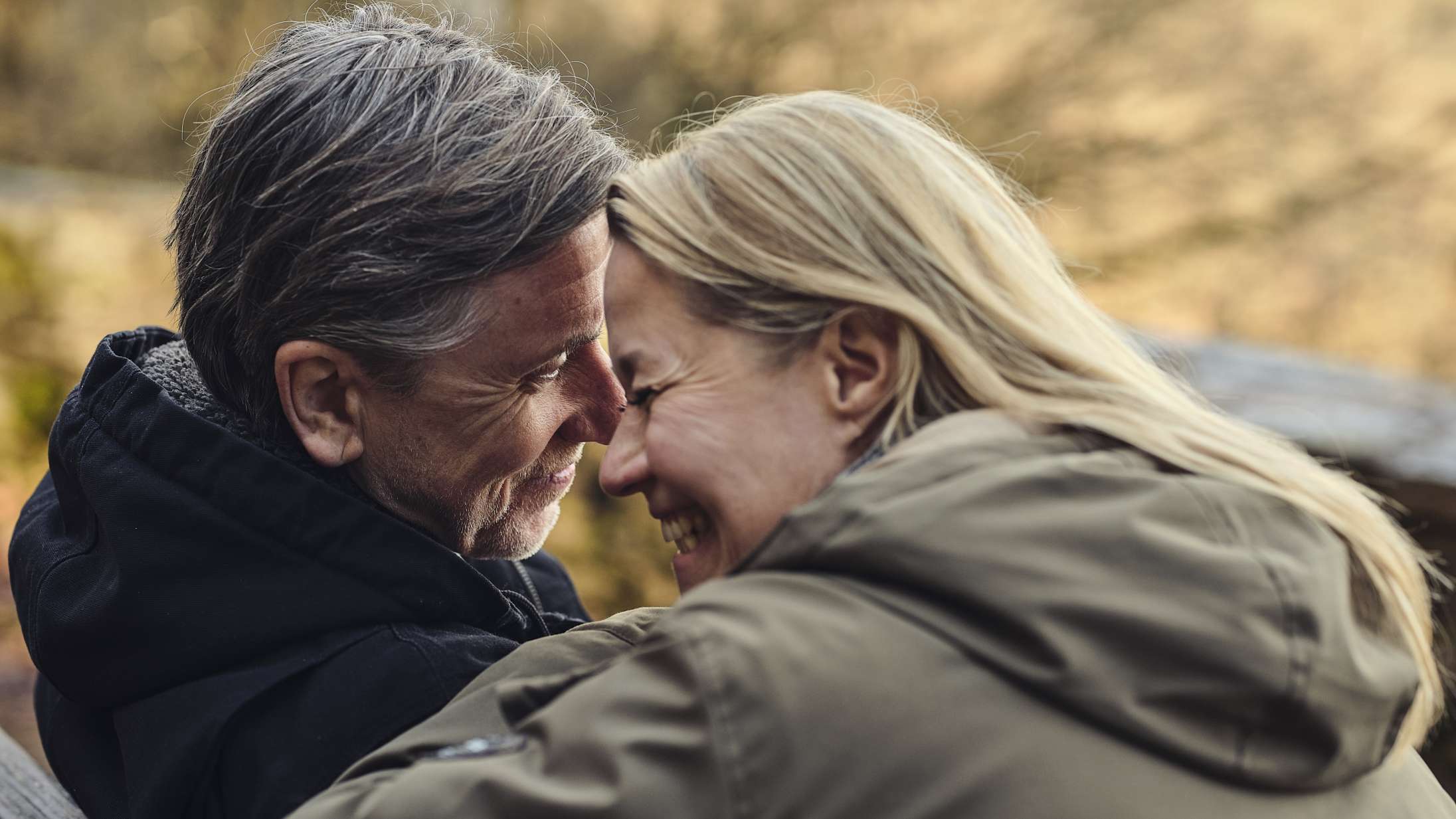 ’Poison’: Trine Dyrholm spiller på alle tangenter over for Tim Roth – og gør det med bravur
