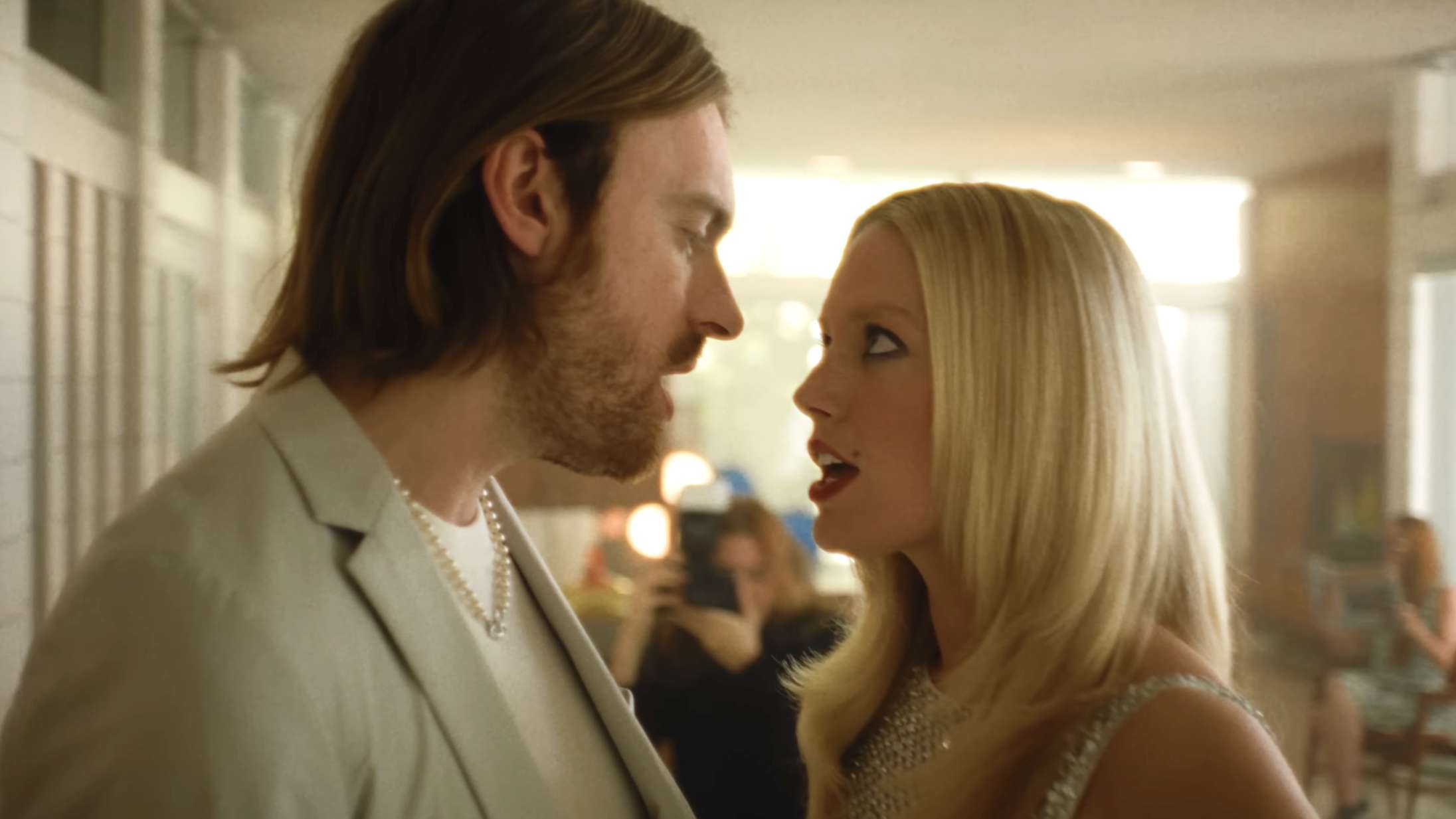 Billie Eilishs bror Finneas starter nyt band – hør første sang fra The Favors