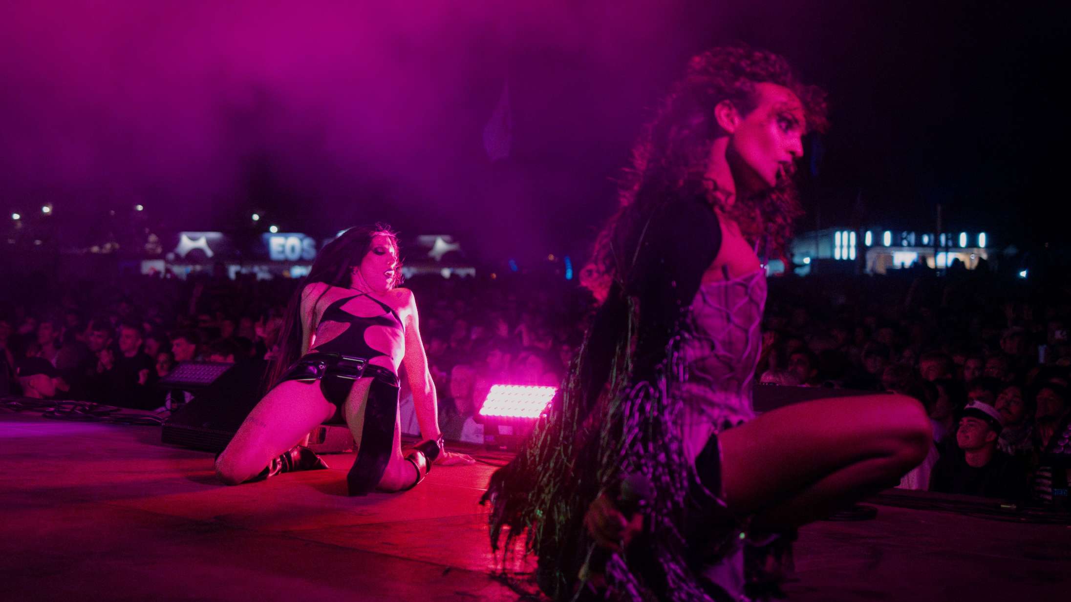 DJ G2G’s kaotiske og queer nattekoncert leverede noget, som der er for lidt af i årets Roskilde-program