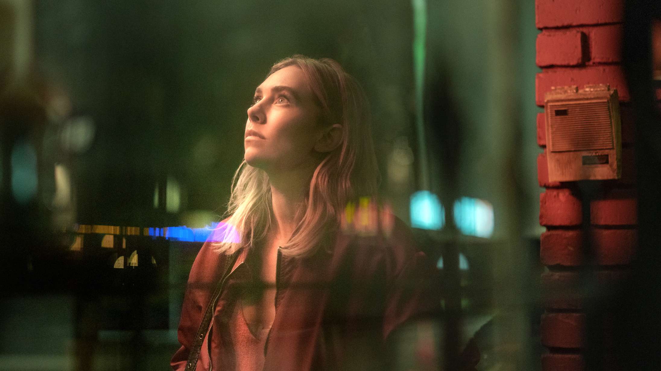 Vanessa Kirby risikerer alt i ‘The Crown’-instruktørs nye Netflix-thriller – se traileren til ‘Night Always Comes’