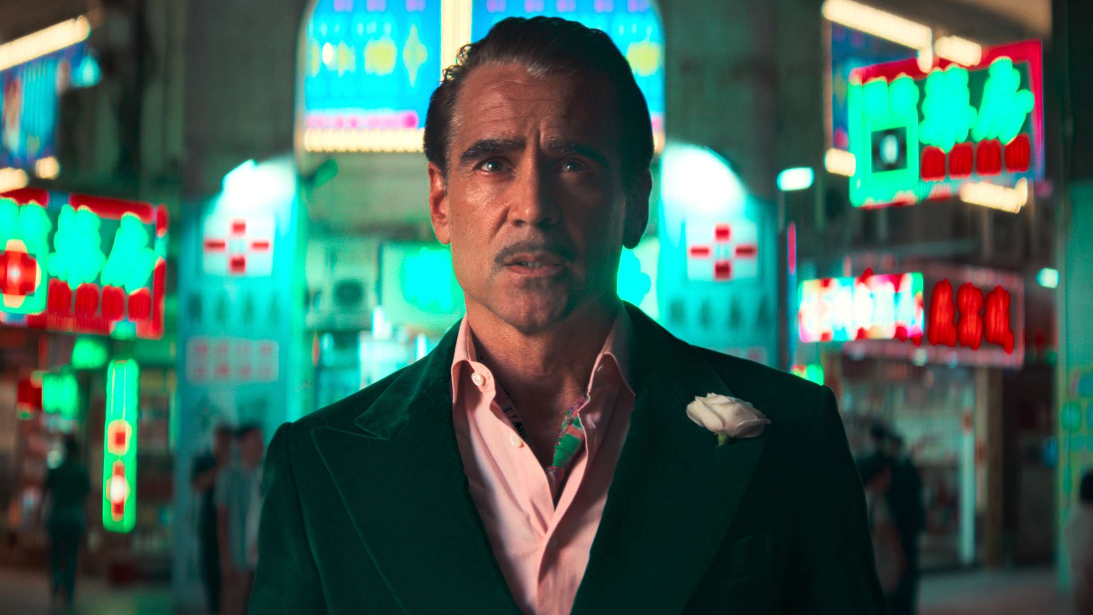 Colin Farrell sætter alt på spil i Oscar-vinders nye Netflix-film – se den neonfarvede trailer til ‘Ballad of a Small Player’