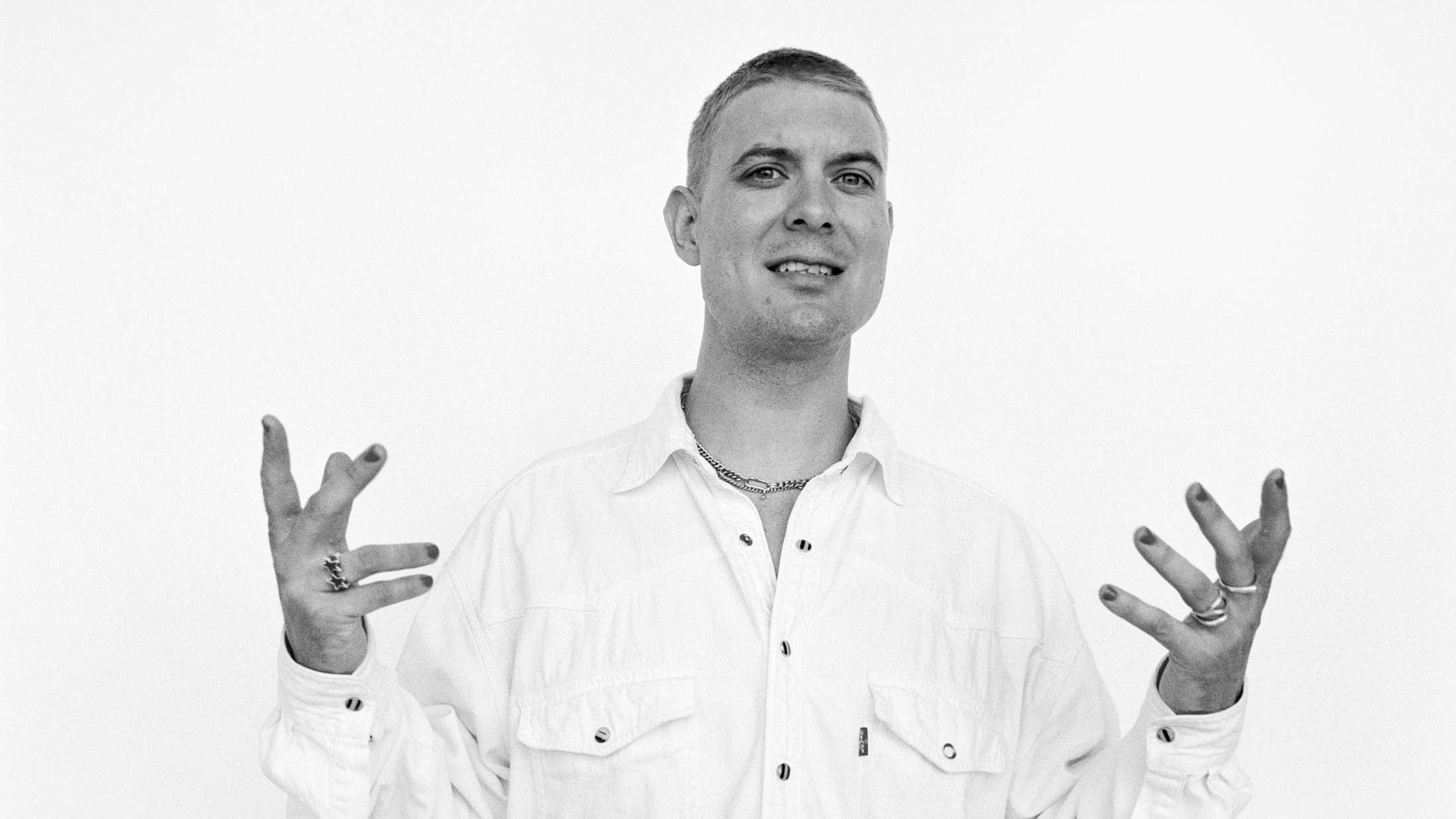 Ti bøger vi vil læse denne måned: Featuring dragqueens, storfyrster, crips, lillebrødre, sangskrivere og astronauter