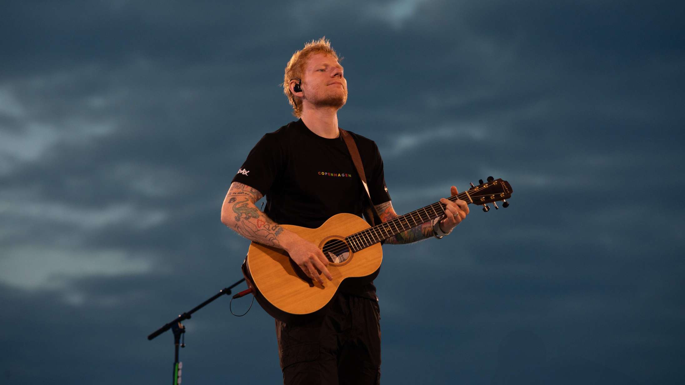 Hvorfor havde Ed Sheeran overhovedet medbragt et band i Øresundsparken?
