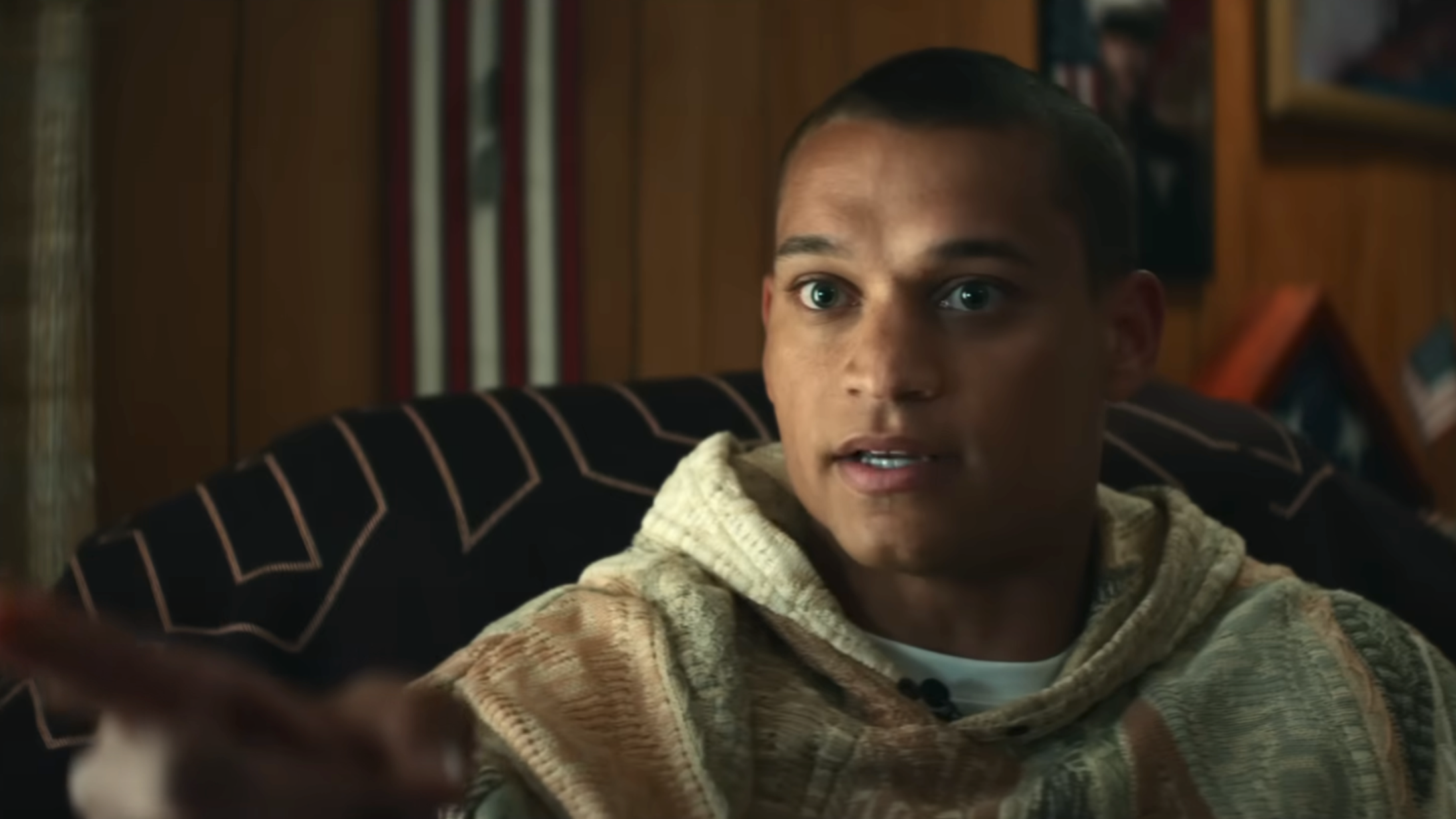 Den amerikanske fodbolddrøm bliver et klamt mareridt i Jordan Peele-producerede ‘Him’ – se traileren