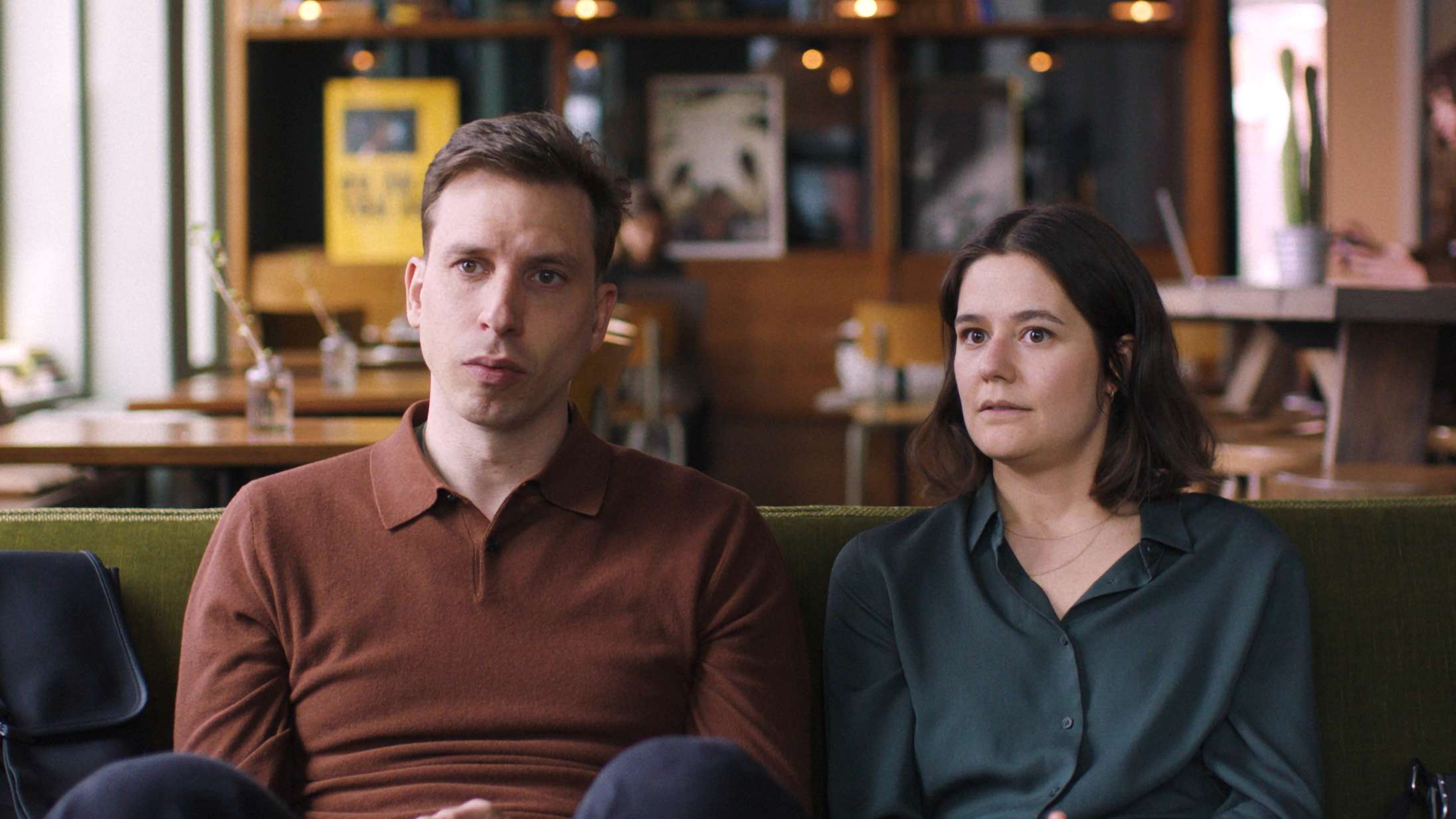 ’Hypnosen’: Er man selv en pleaser, går veldrejet iværksættersatire rent ind