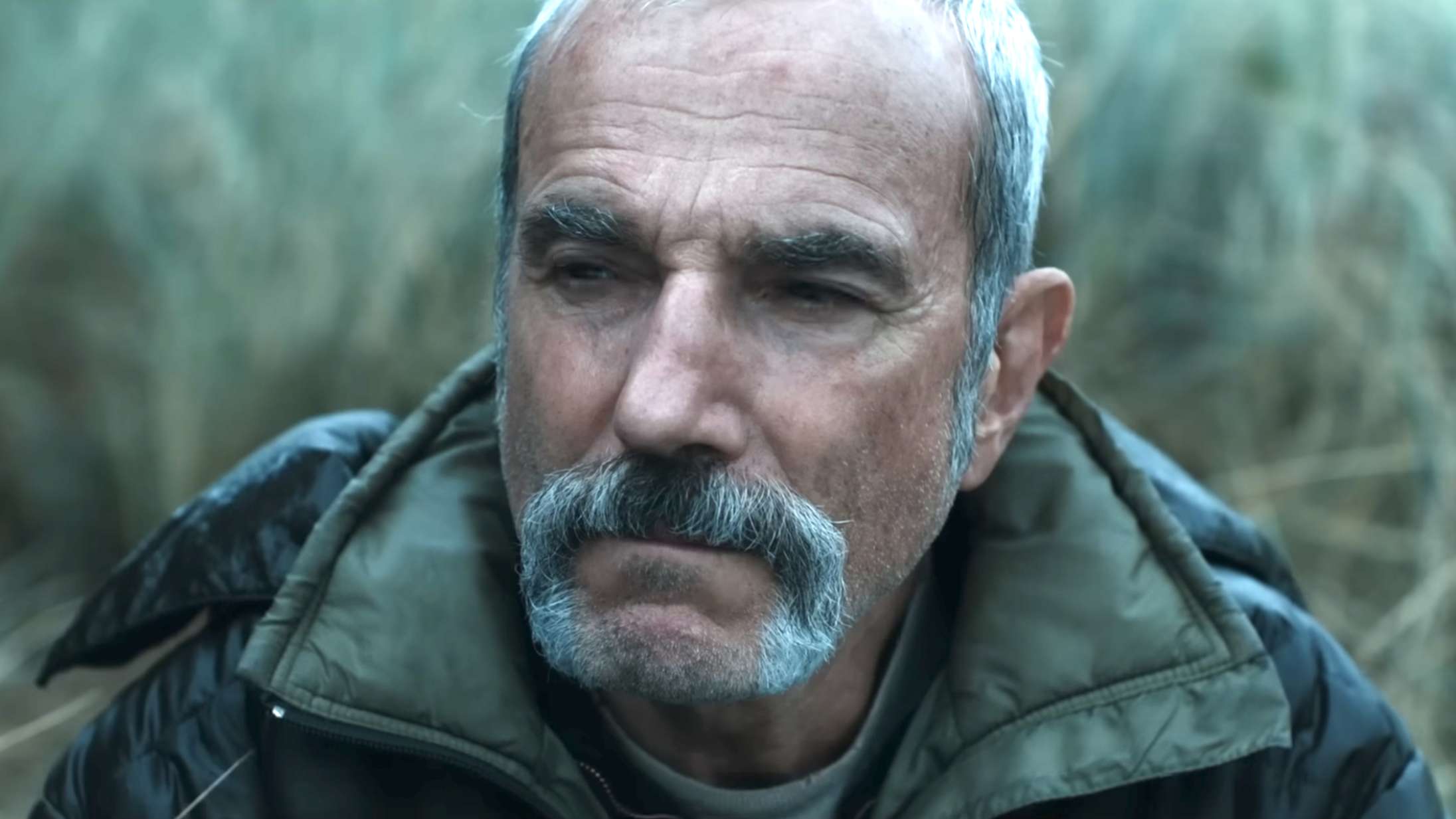 Daniel Day-Lewis gør comeback i søns debutfilm – se første intense trailer til ‘Anemone’